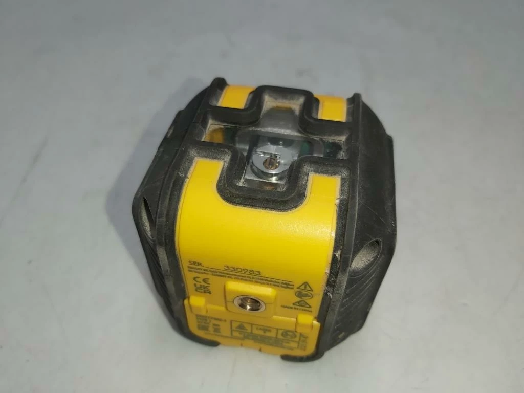 laser-krzyzowy-stanley-cubix-stht77498-1-dokladnosc-pomiaru-06