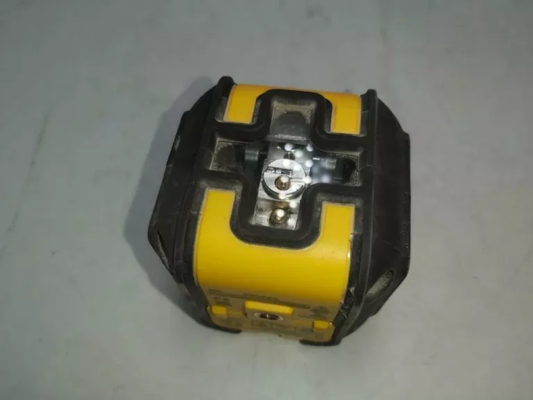 laser-krzyzowy-stanley-cubix-stht77498-1-model-cubix