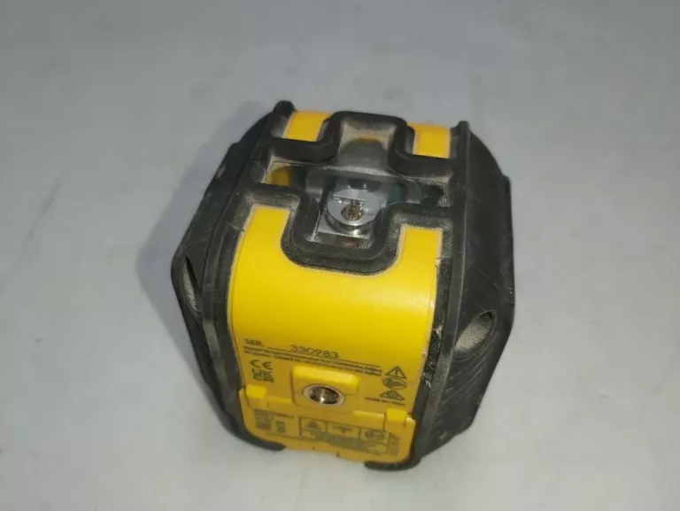 laser-krzyzowy-stanley-cubix-stht77498-1-dokladnosc-pomiaru-06