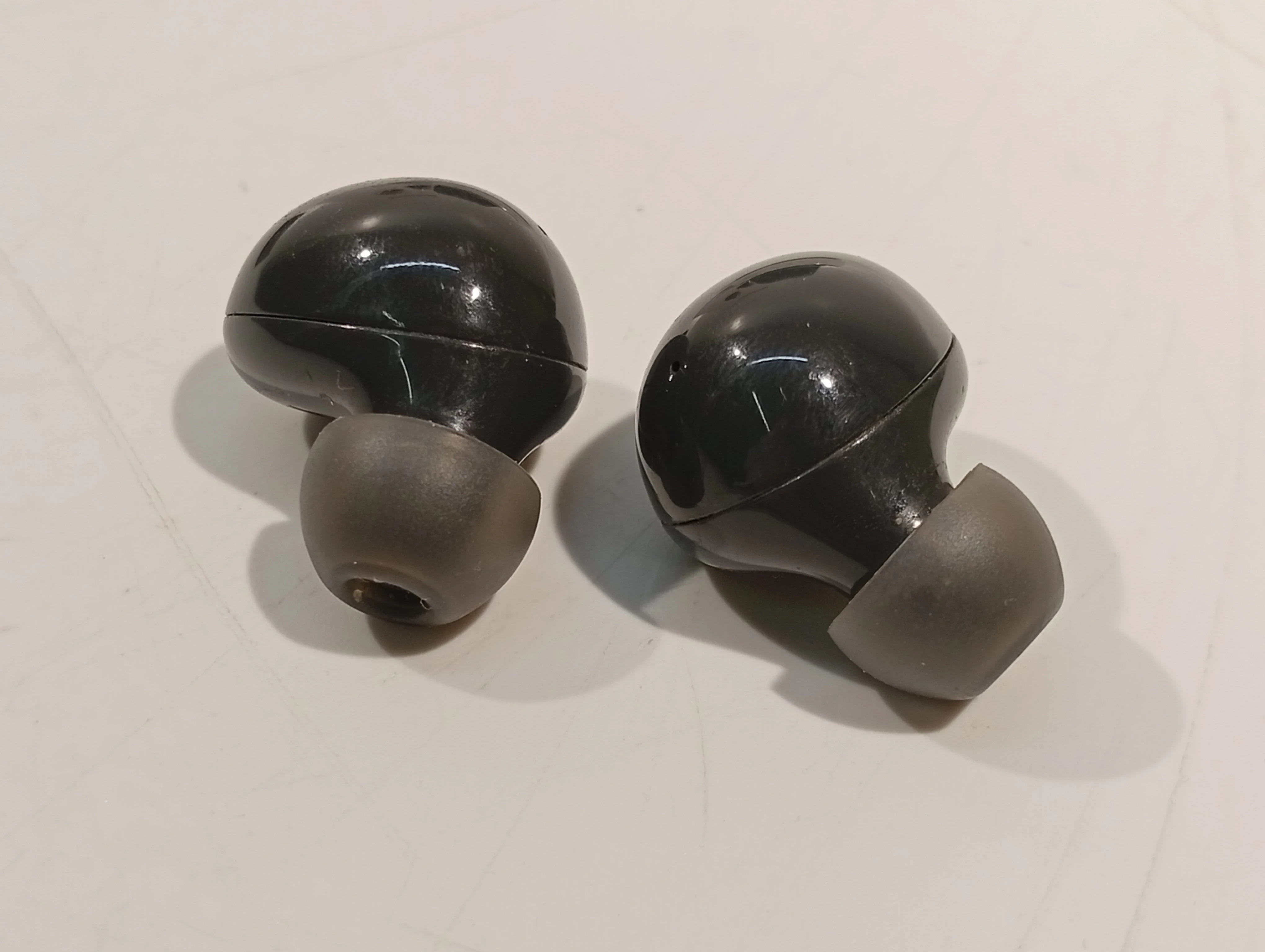 sluchawki-samsung-galaxy-buds-2-stan-11323-2