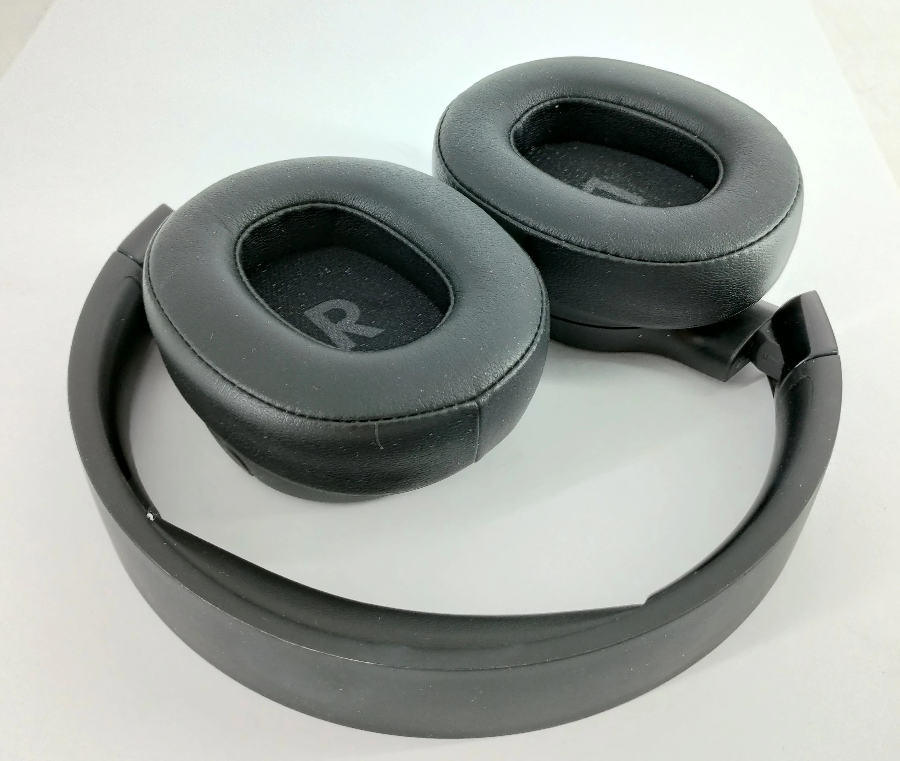 sluchawki-nauszne-jbl-710bt-kolor-dominujacy-129357-3