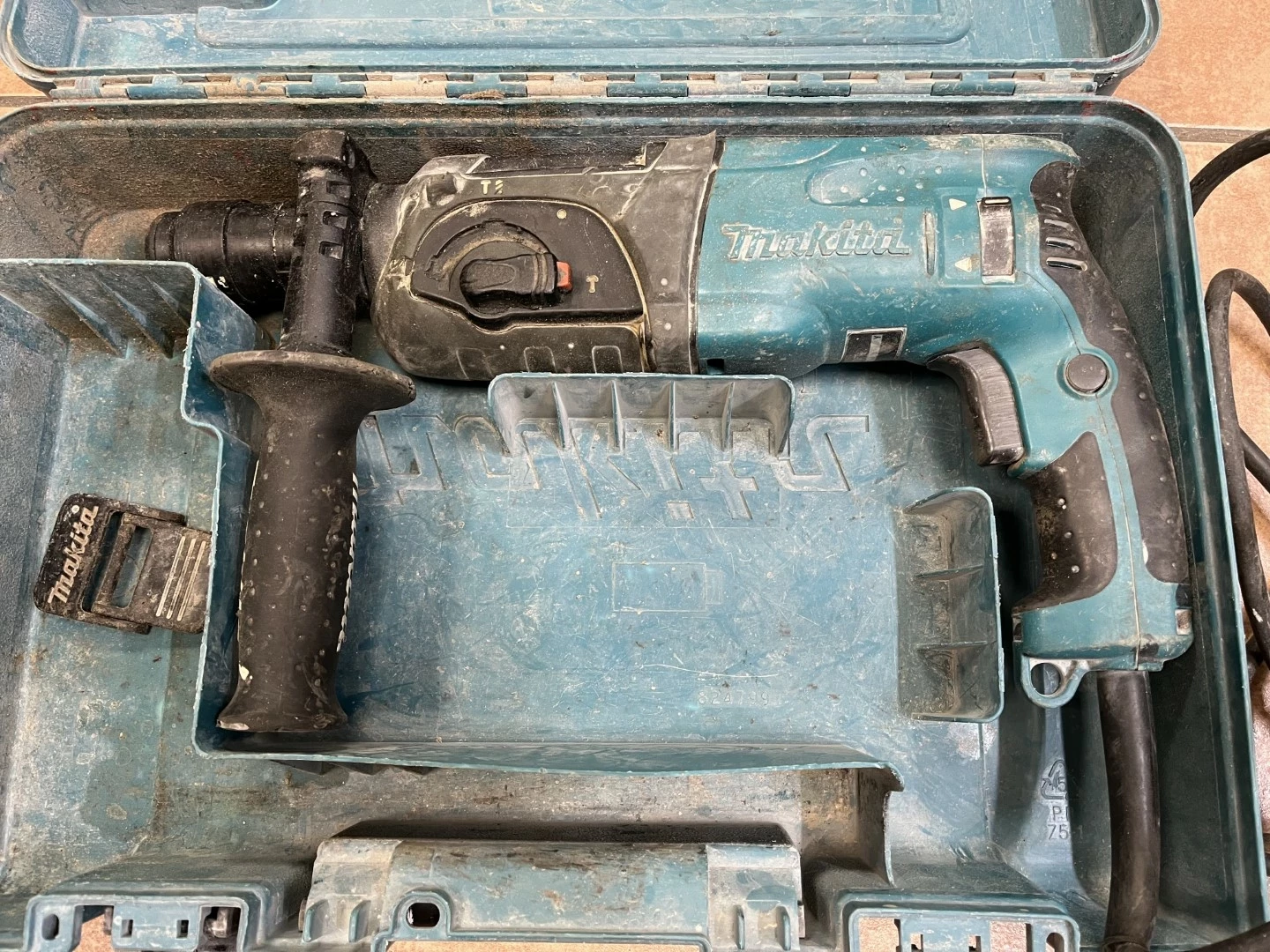 makita-mlotowiertarka-hr2470ft-walizka-stan-11323-2