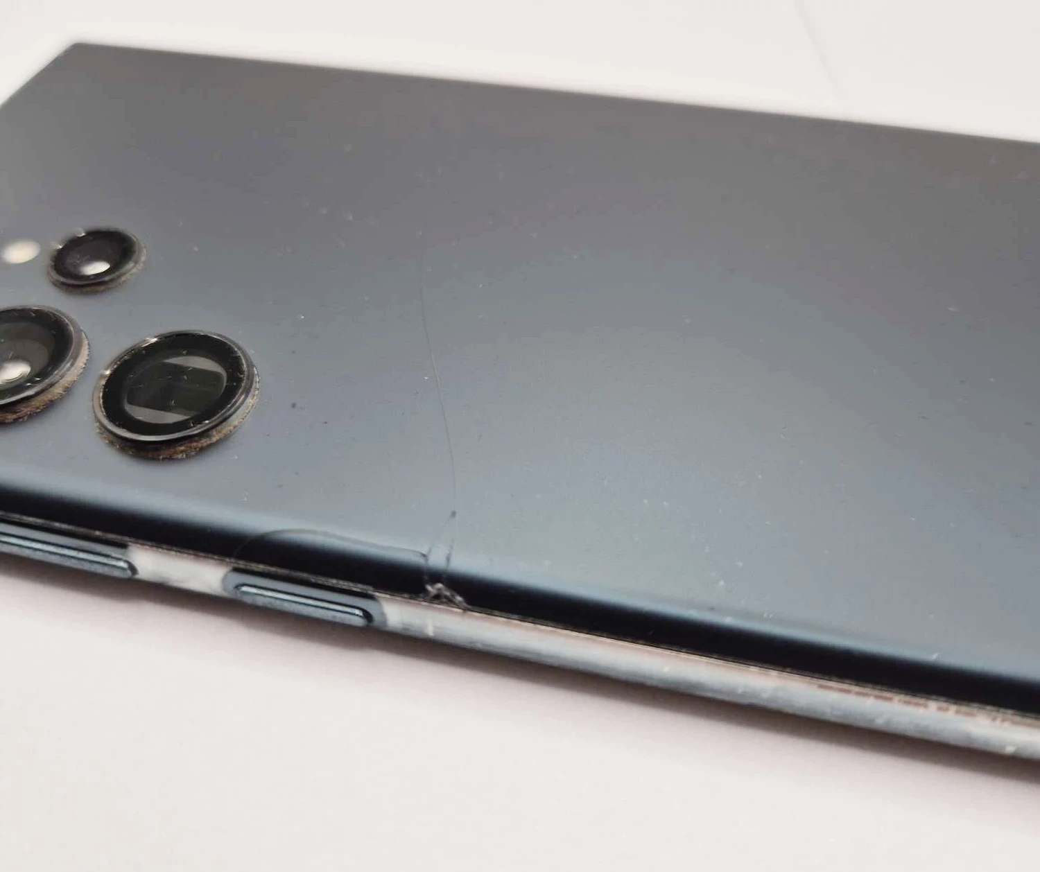 telefon-samsung-s22-ultra-8128gb-zbite-plecki-kod-producenta-sm-s908bzkdeue