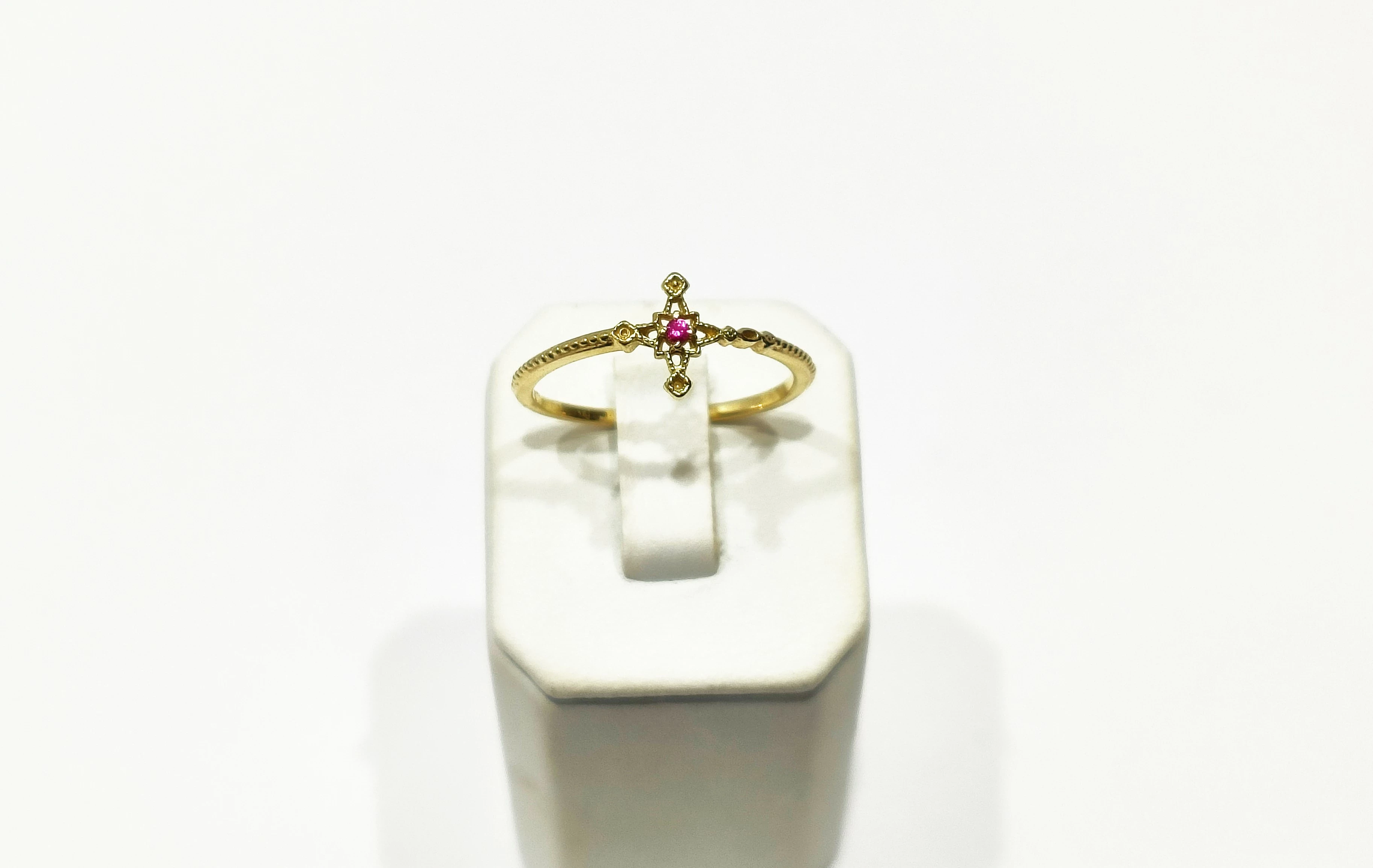 delikatny-zloty-pierscionek-z-rozowa-cyrkonia-120g-585-wyszynskiego-11-lukow