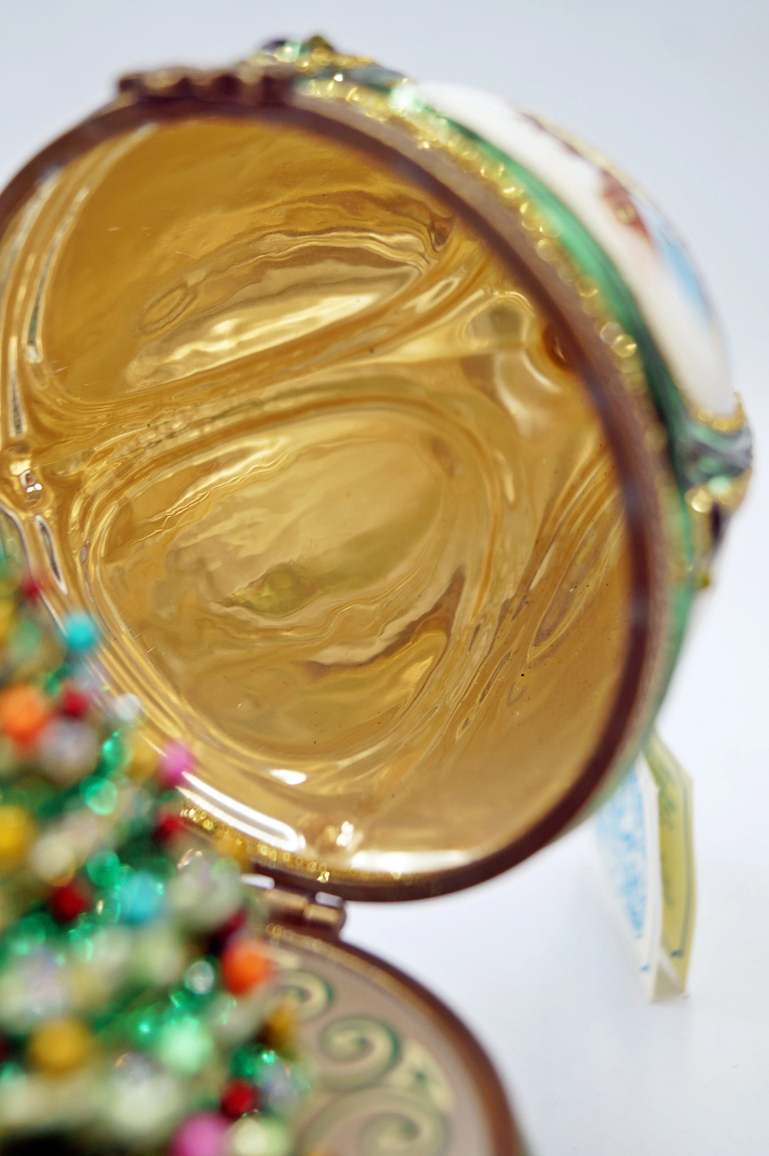 bombka-mostowski-otwierane-jajko-z-choinka-w-srodku-kod-producenta-mostowski