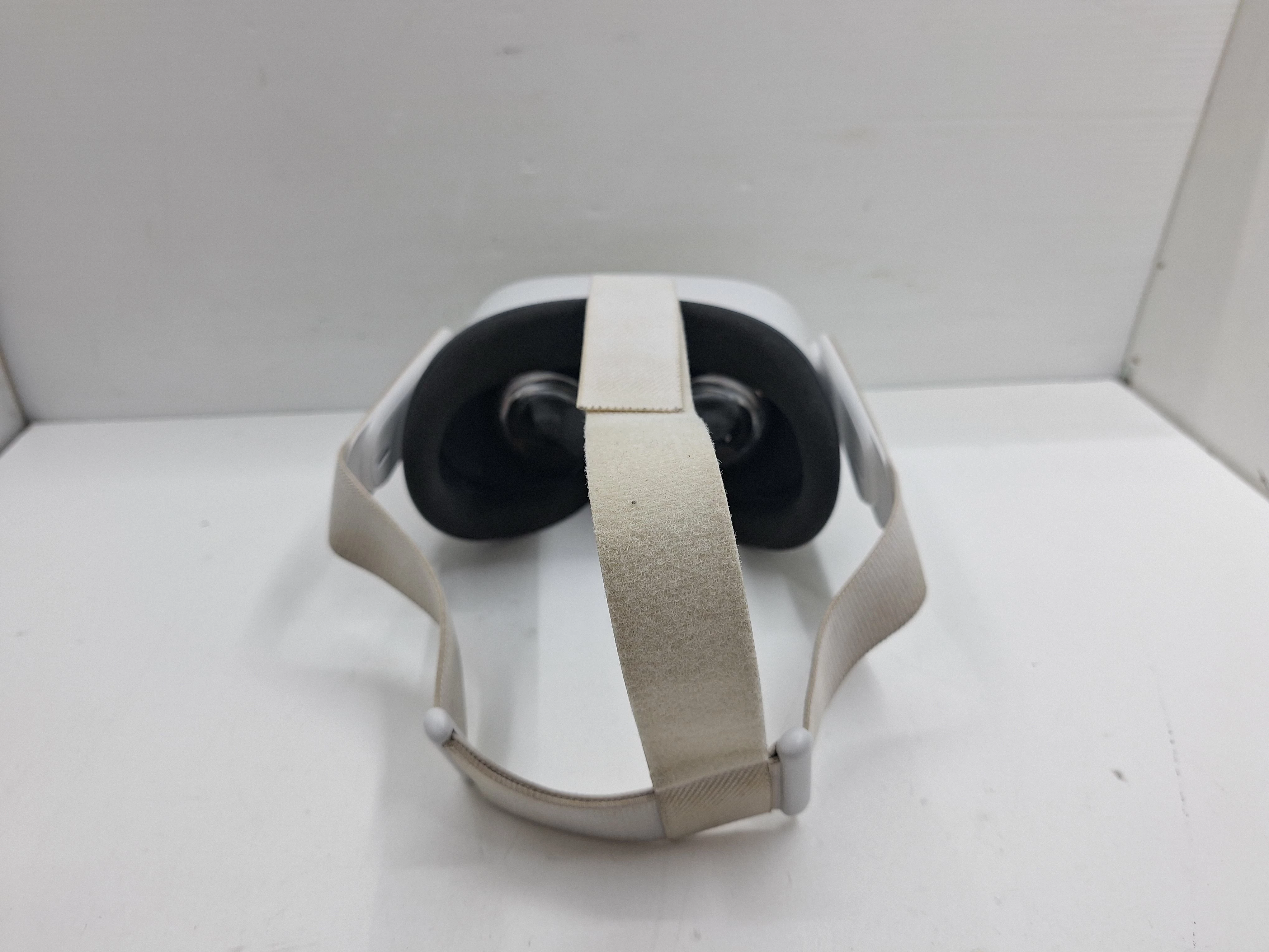 gogle-vr-meta-oculus-quest-2-128gb-2-kontrolery-waga-produktu-z-opakowaniem-jednostkowym-1840