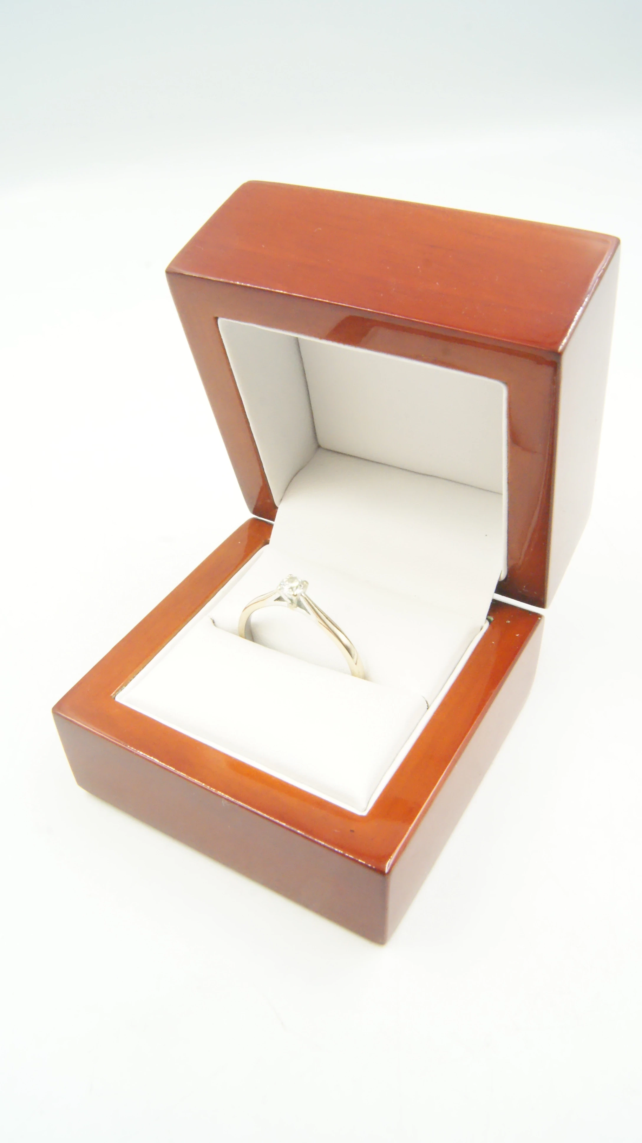 zloty-pierscionek-z-diamentem-318g-750-r26-028ct-duzy-elegancki-klasyk-waga-090