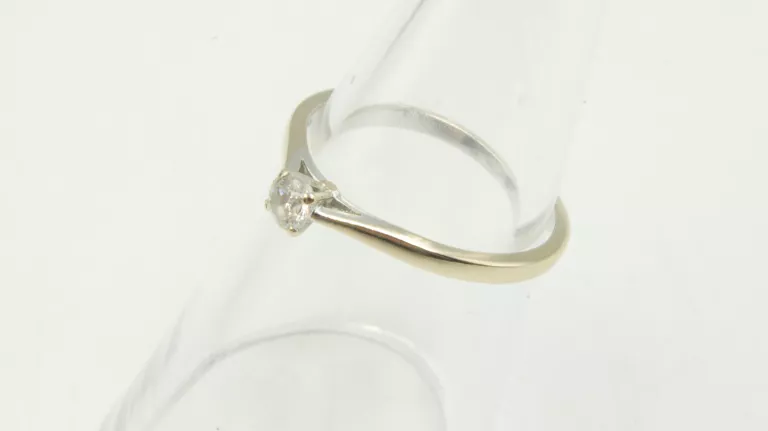 zloty-pierscionek-z-diamentem-318g-750-r26-028ct-duzy-elegancki-klasyk-cechy-207358-231606