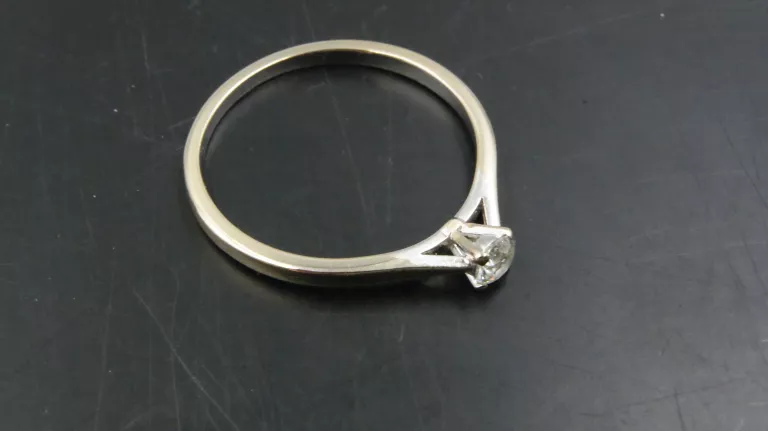 zloty-pierscionek-z-diamentem-318g-750-r26-028ct-duzy-elegancki-klasyk-rodzaj-2205-2