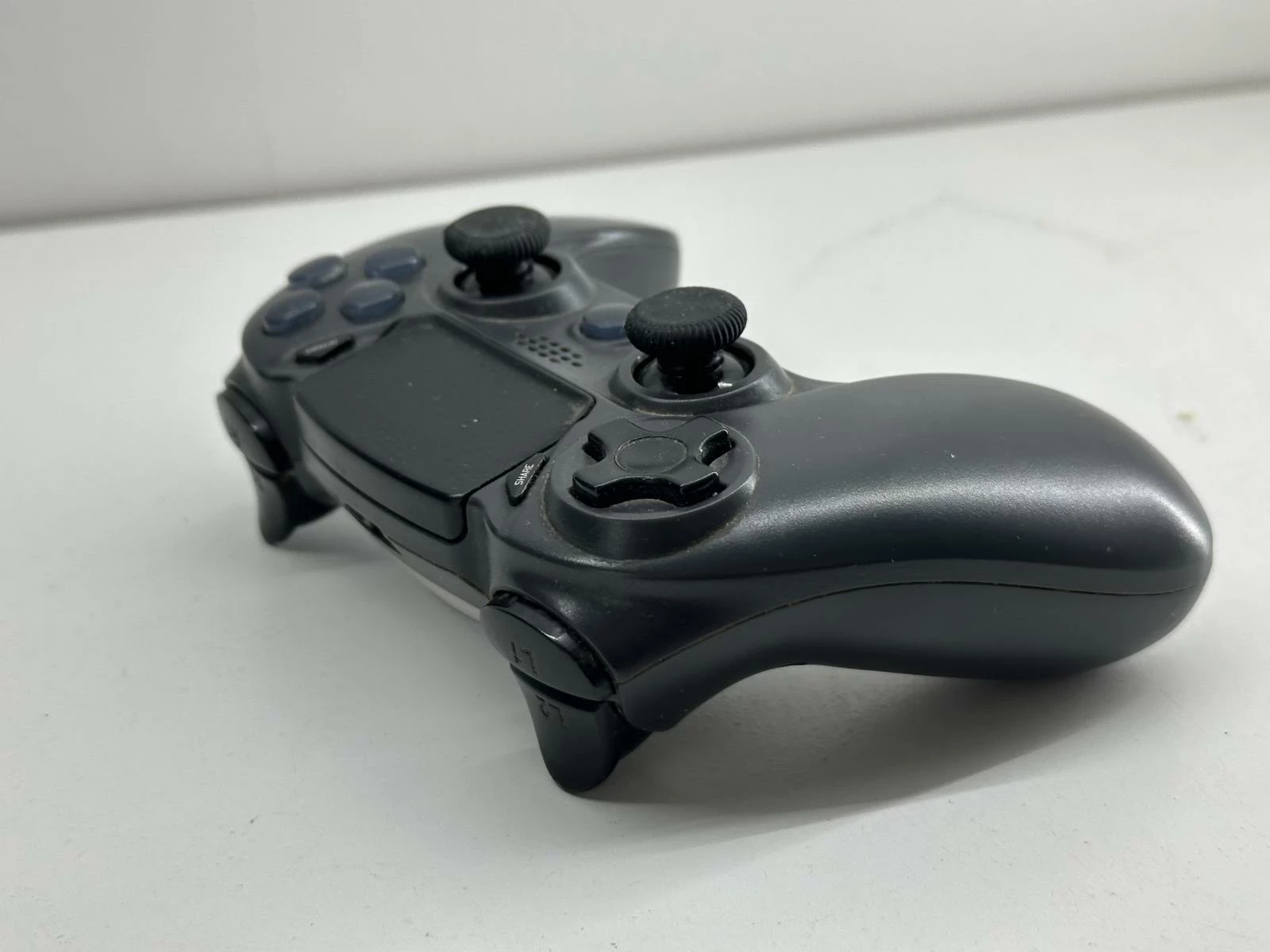 konsola-ps4-pro-pad-okablowanie-gry-w-zestawie-205998-225574