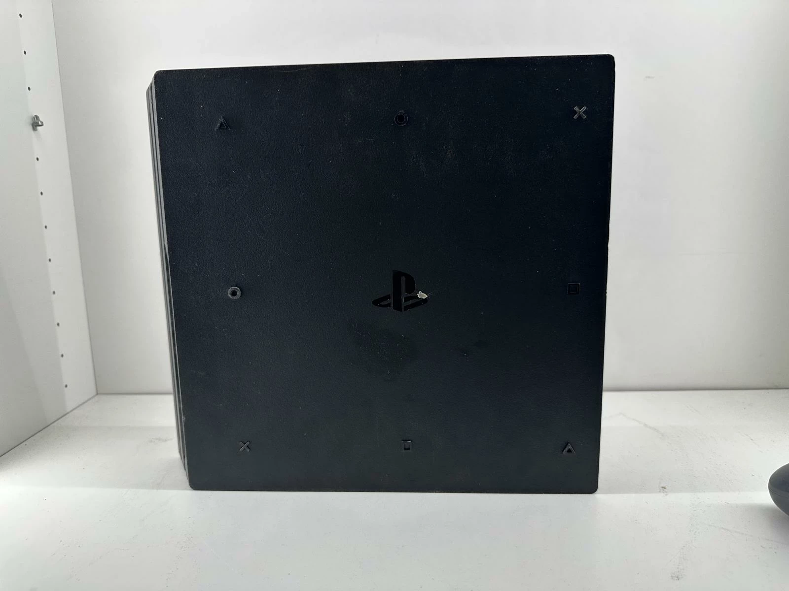 konsola-ps4-pro-pad-okablowanie-wersja-130590-3