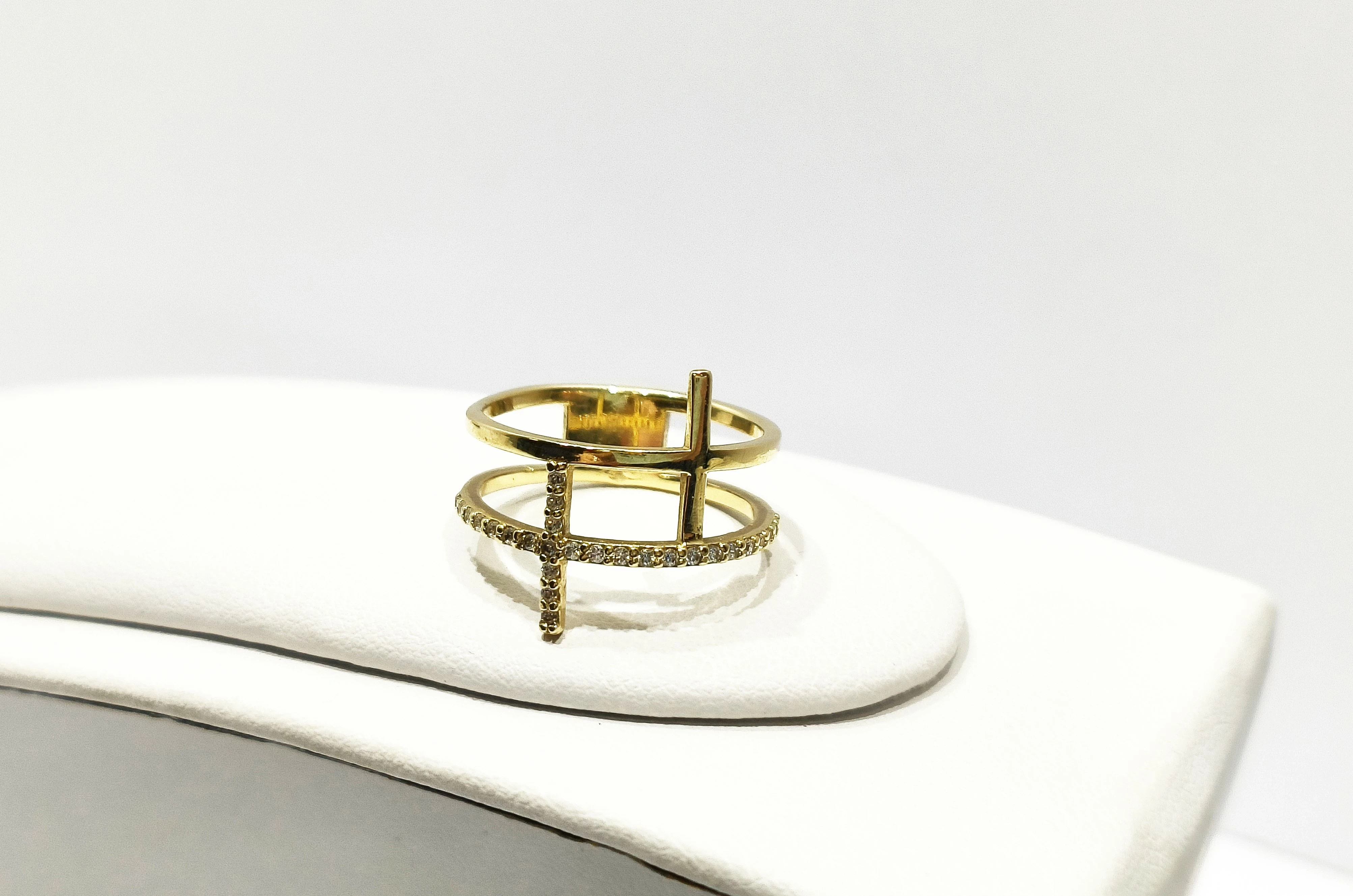 zloty-pierscionek-krzyze-z-cyrkoniami-340g-585-proba-zlota-206646-228242