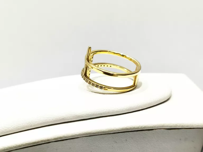 zloty-pierscionek-krzyze-z-cyrkoniami-340g-585-waga-001