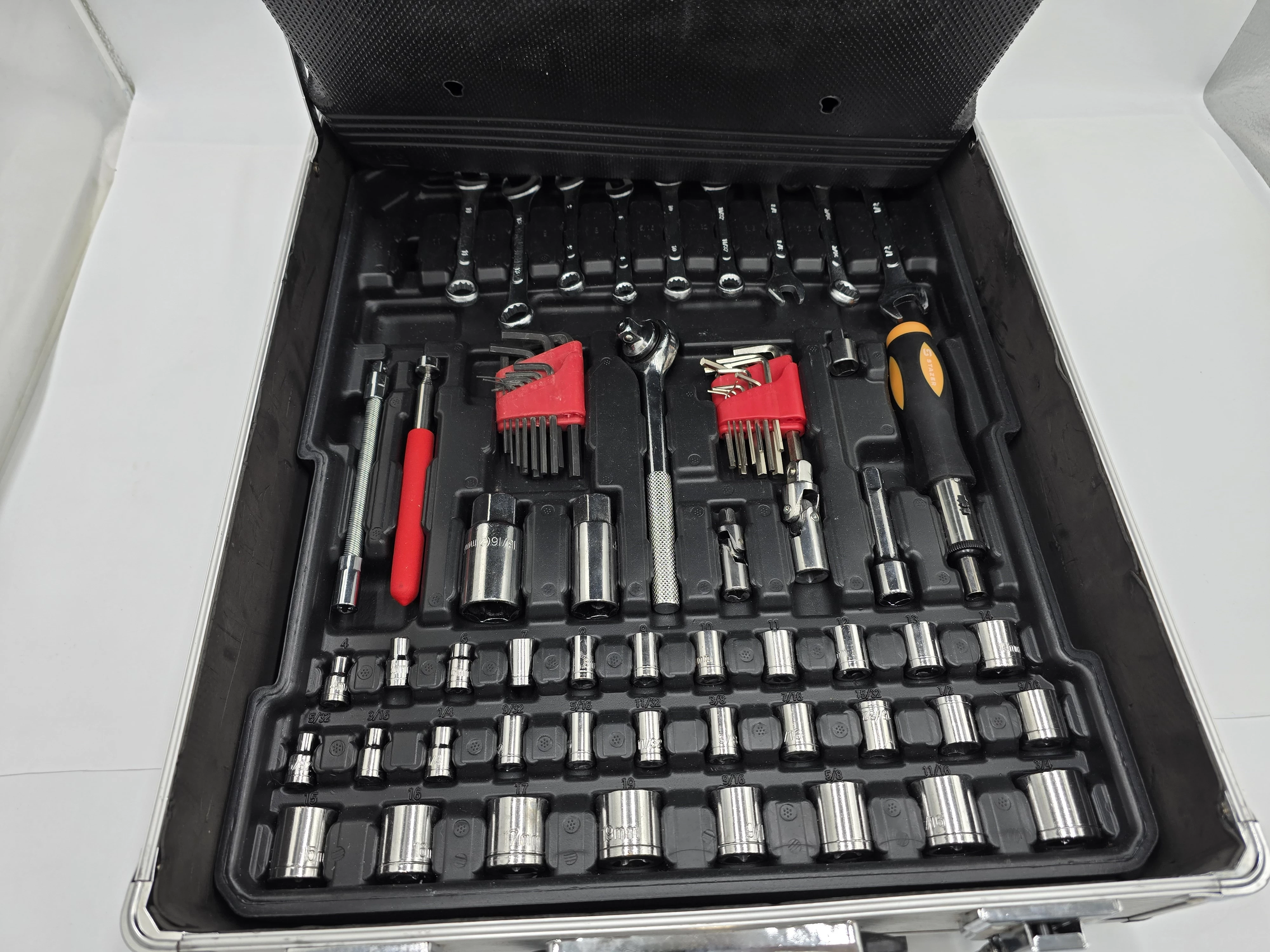 walizka-narzedziowa-super-zestaw-kluczy-zestaw-narzedzi-750-elementow-xxl-liczba-elementow-w-zestawie-750