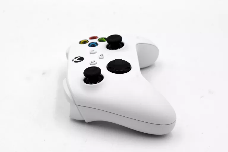 kontroler-pad-microsoft-bezprzewodowy-xbox-one-robot-white-kompatybilne-platformy-210650-1