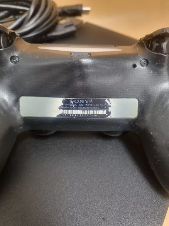 konsola-sony-play-station-4-500gb-cuh-1004a-dysk-wbudowana-pamiec-5179-51