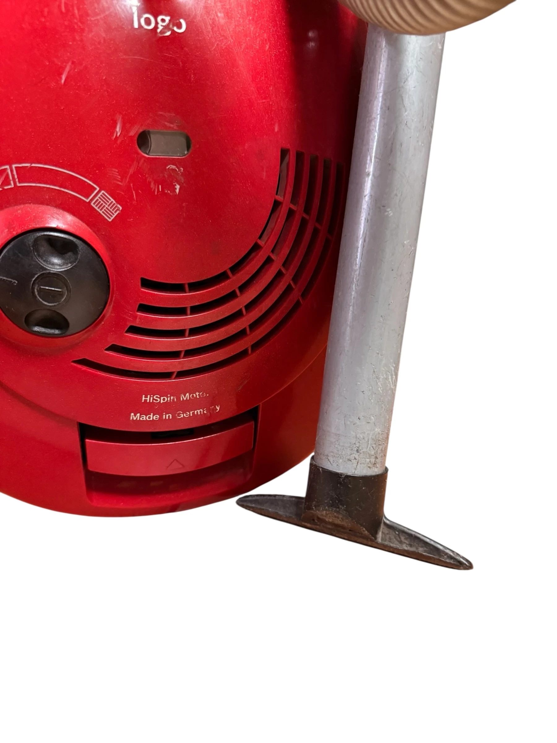 odkurzacz-workowy-bosch-bsg6c110-stan-11323-2