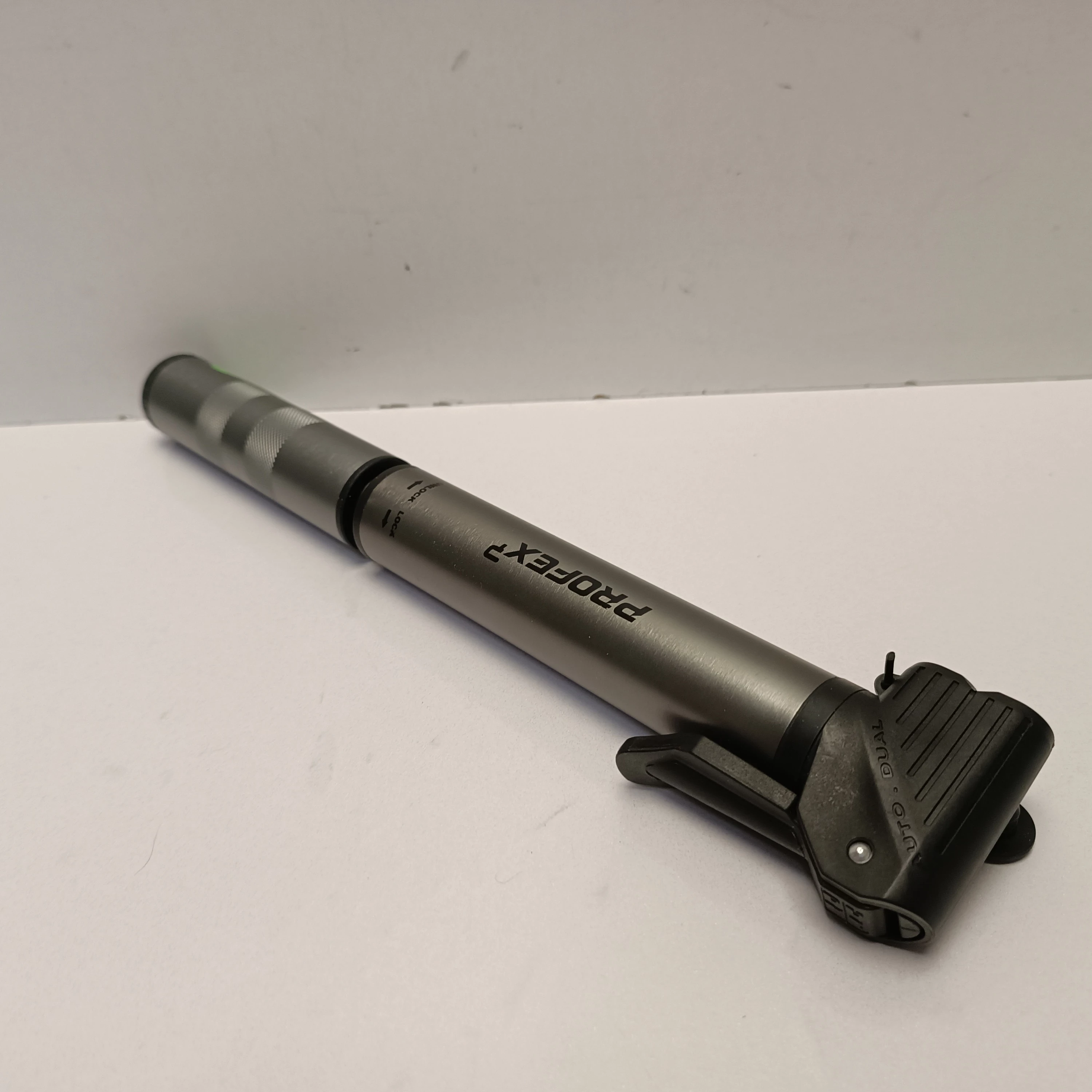 pompka-z-zestawem-naprawczym-profex-ip-82102-osiedle-teatralne-3u15-krakow