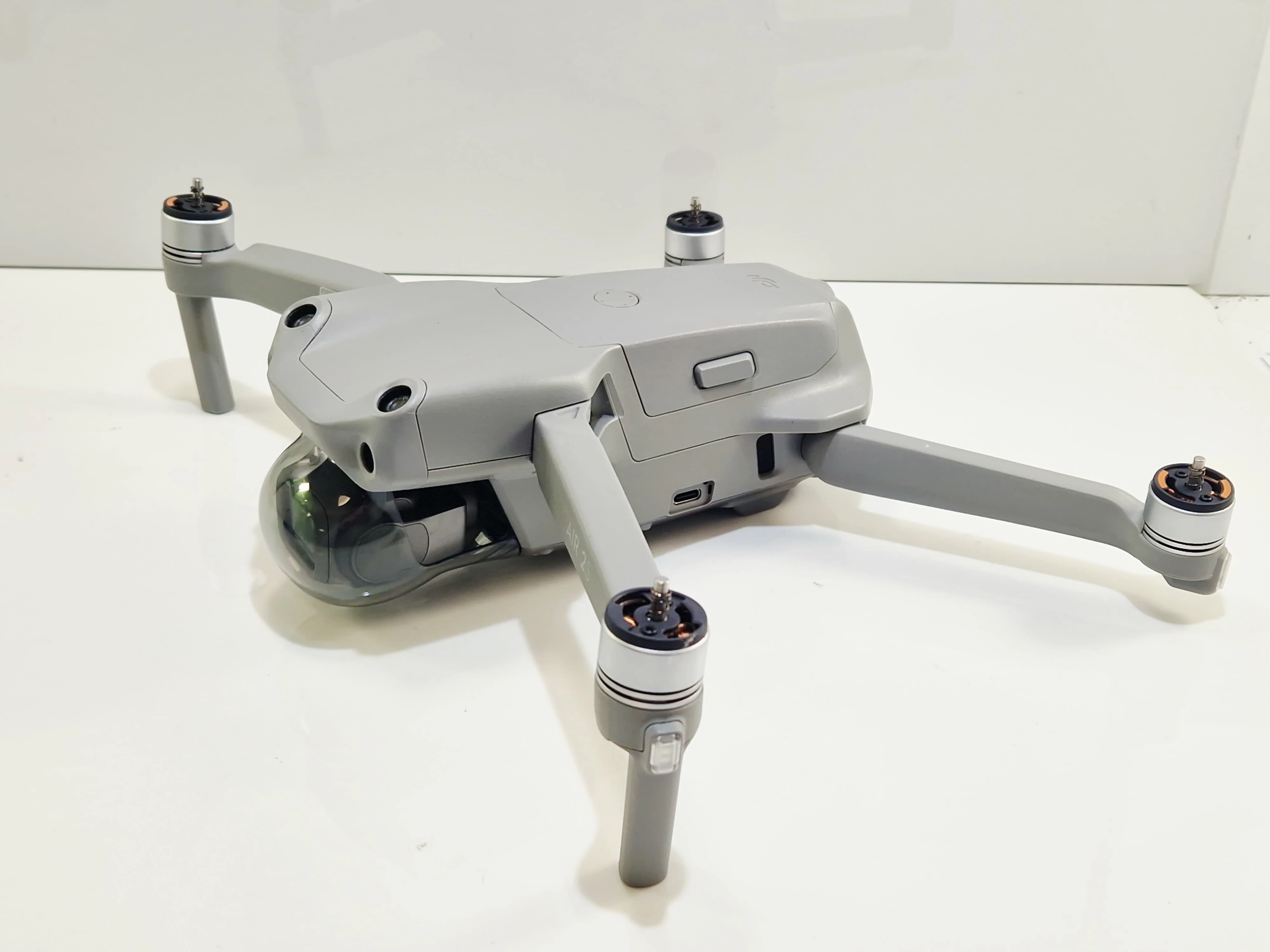 dron-dji-air-2s-rozdzielczosc-aparatu-2000