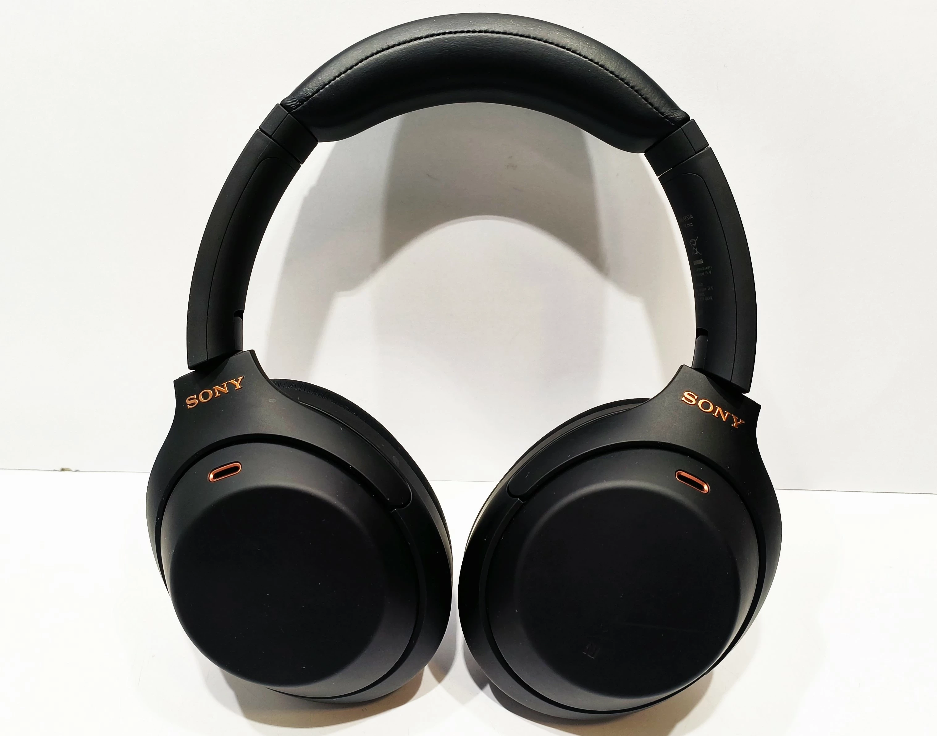 sluchawki-sony-wh-1000xm4-etui-stan-11323-2