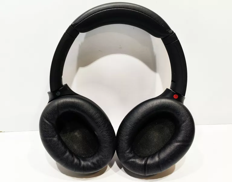 sluchawki-sony-wh-1000xm4-etui-kolor-dominujacy-129357-3