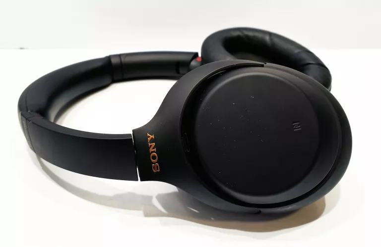 sluchawki-sony-wh-1000xm4-etui-transmisja-sygnalu-203713-217785