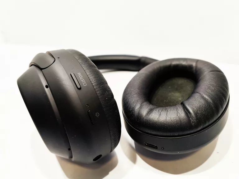 sluchawki-sony-wh-1000xm4-etui-model-250439-1920123