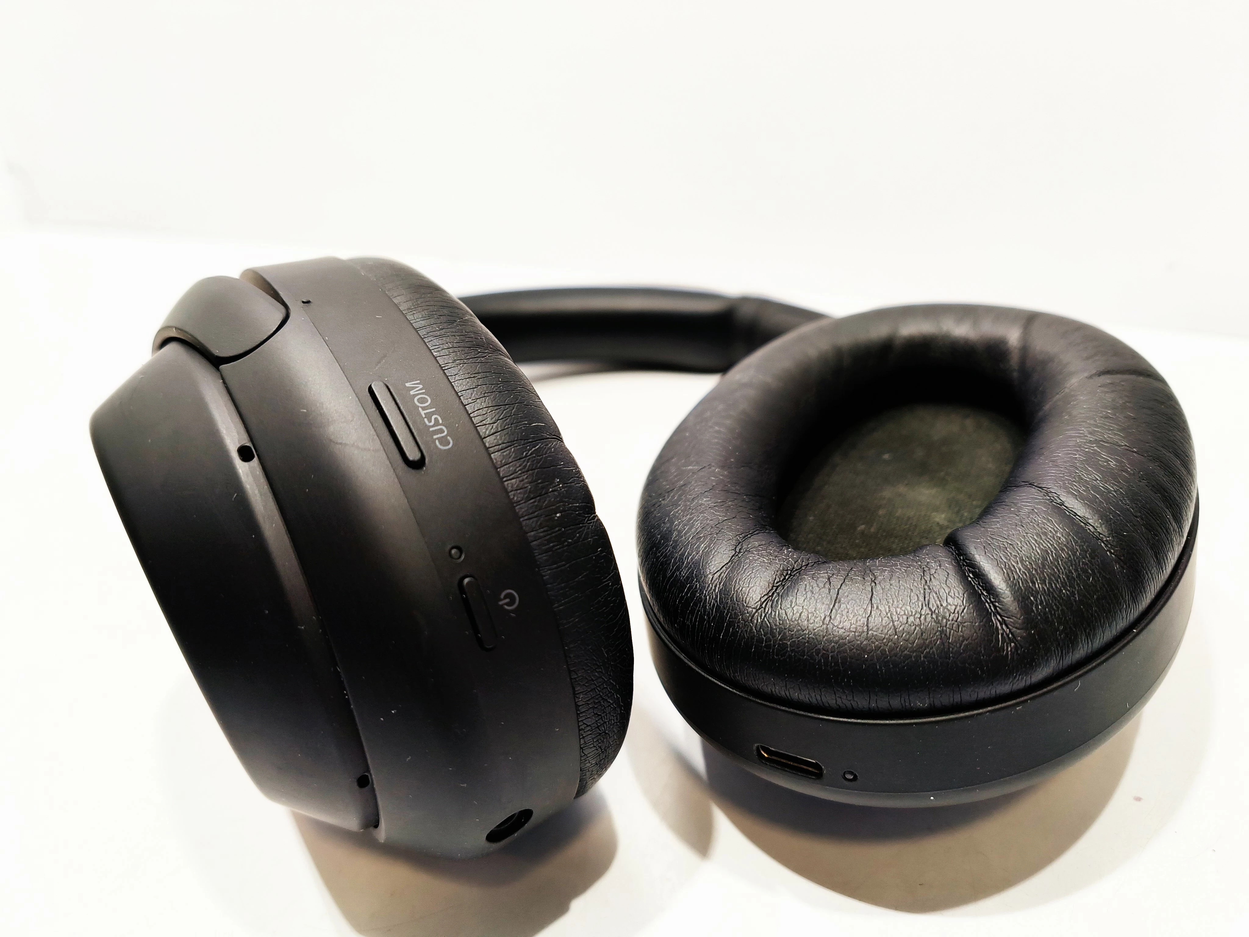 sluchawki-sony-wh-1000xm4-etui-model-250439-1920123