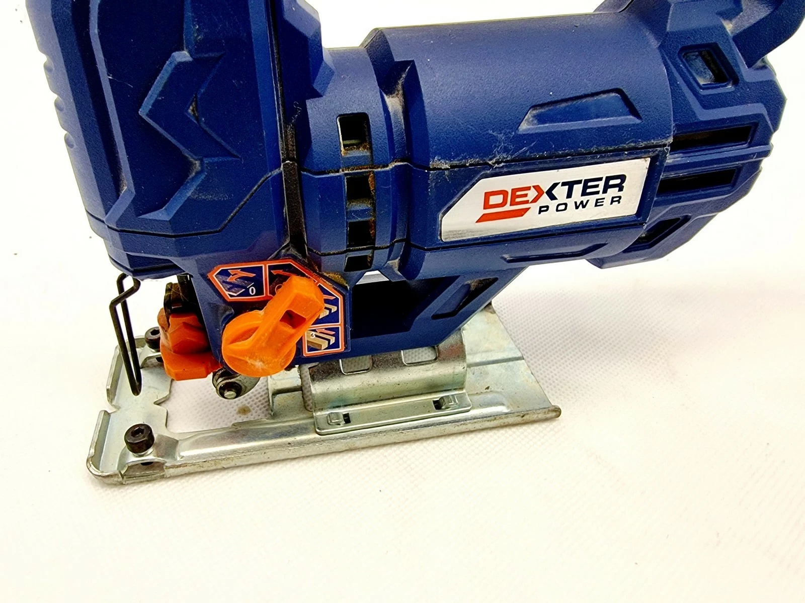 wyrzynarka-przewodowa-dp5-750w-dexter-mocowanie-brzeszczotu-205041-222245