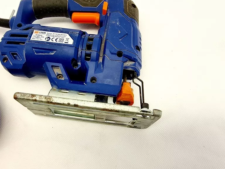 wyrzynarka-przewodowa-dp5-750w-dexter-napiecie-zasilania-22000