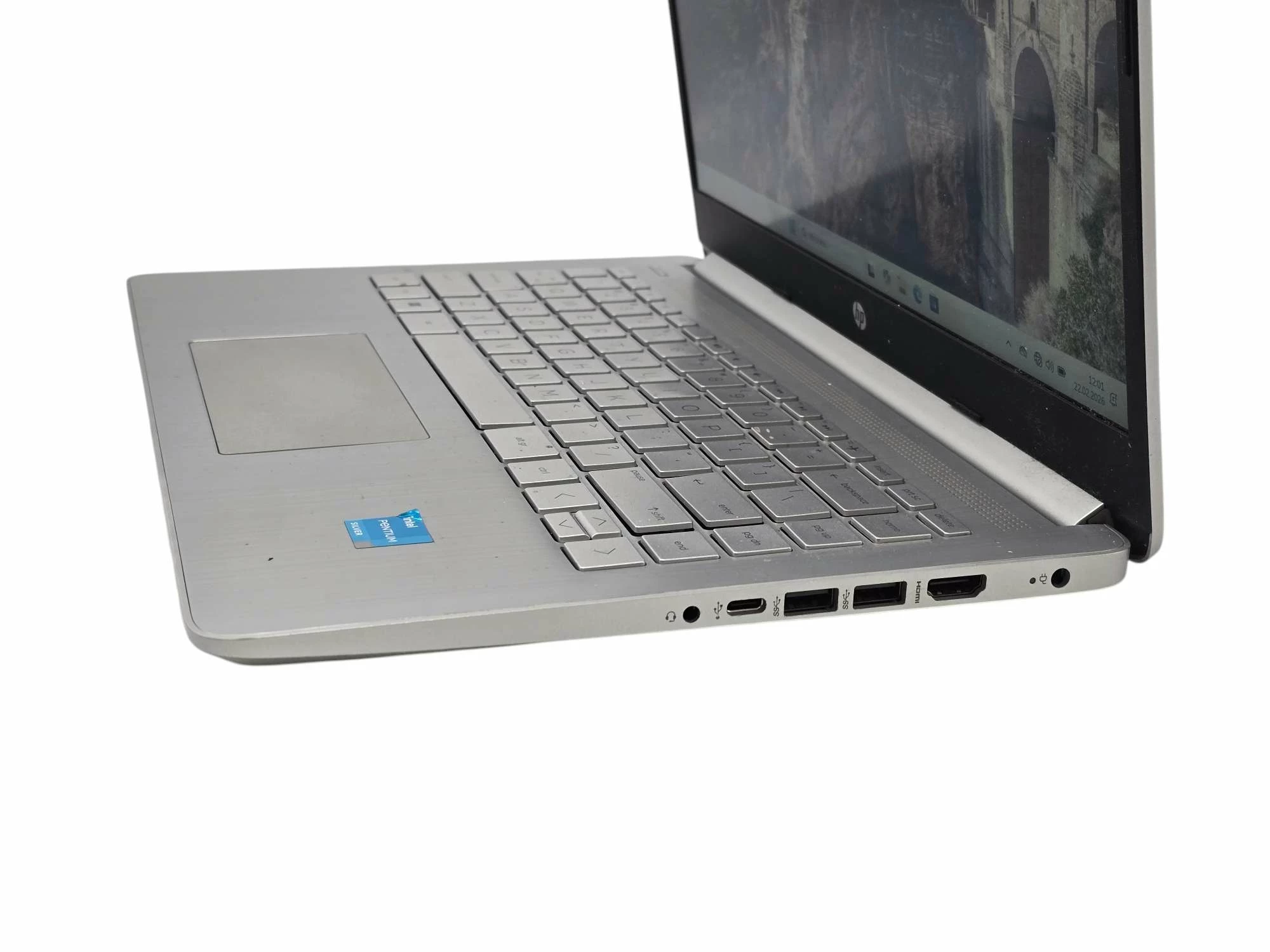 laptop-hp-14s-dq3341nw-intel-pentium-silver-n6000-8250gb-ssd-przekatna-ekranu-1400