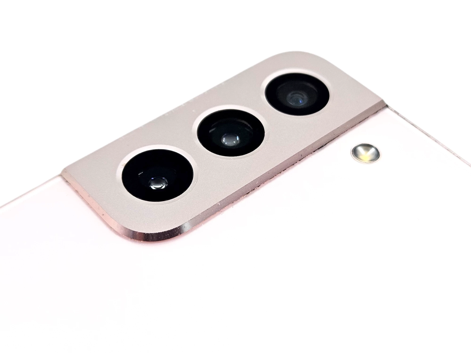 samsung-galaxy-s22-8256gb-przekatna-ekranu-610