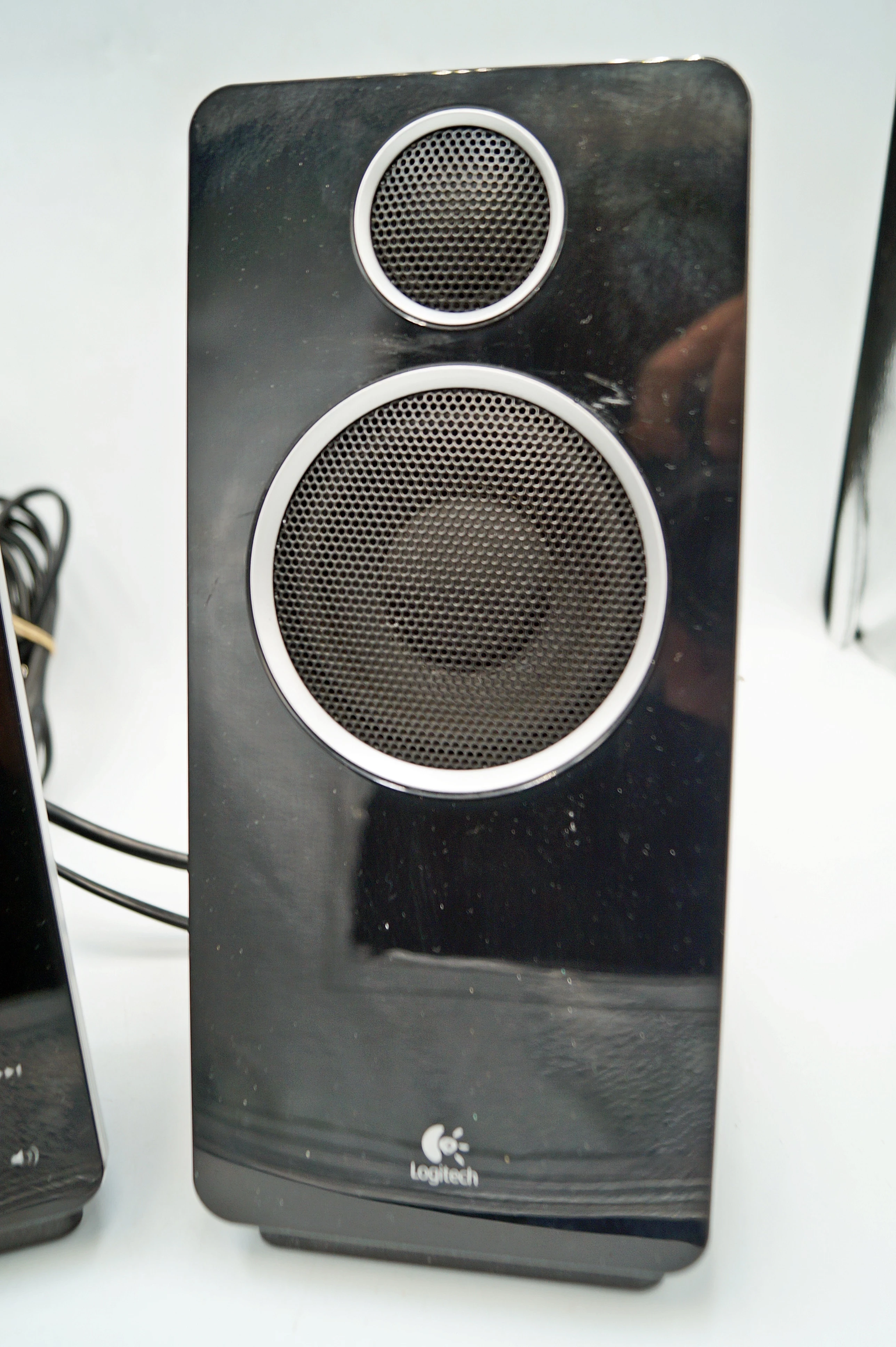 glosniki-logitech-z-10-30w-rms-aux-panel-dotykowy-rodzaj-zestawu-18163-1