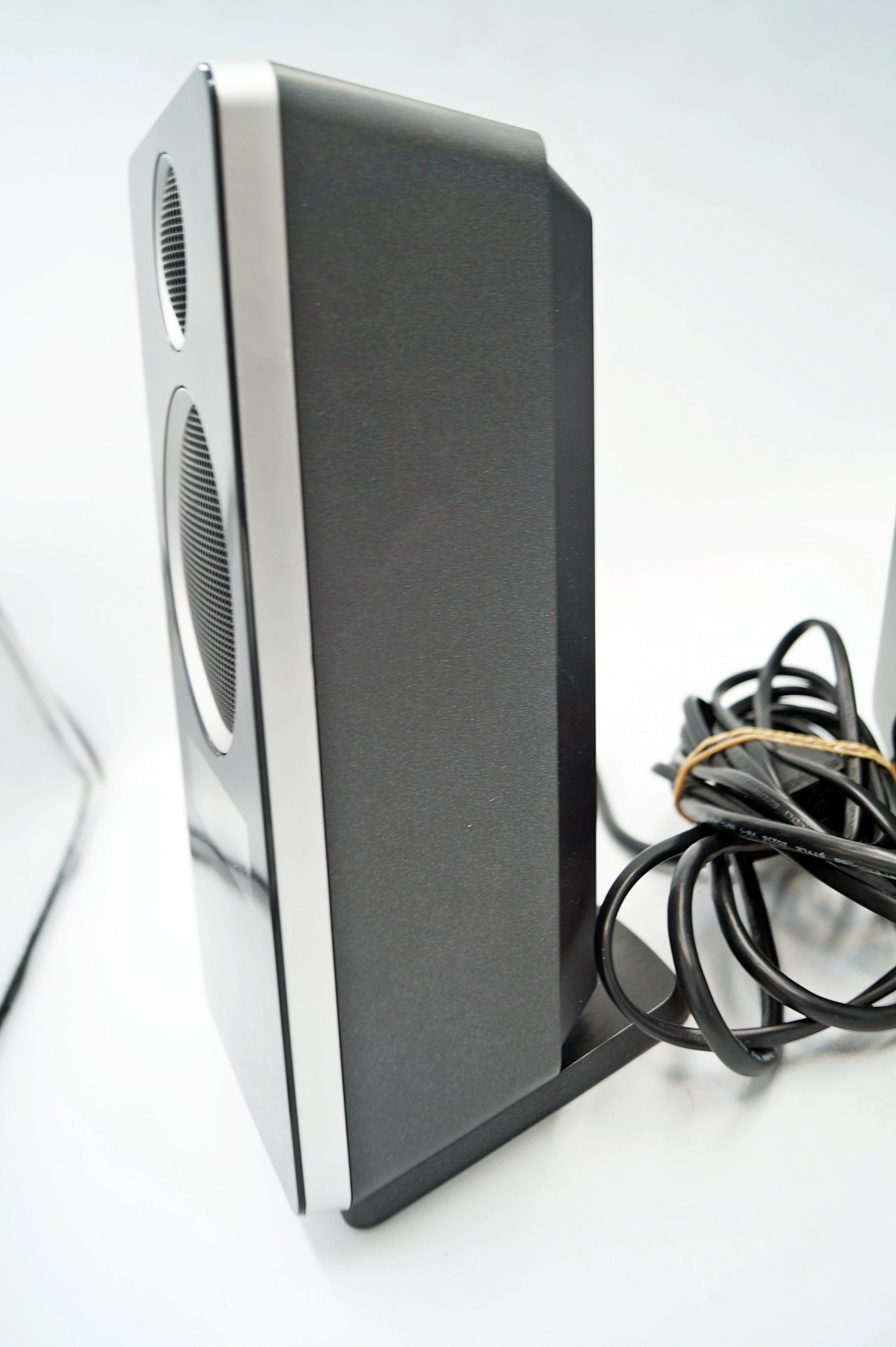 glosniki-logitech-z-10-30w-rms-aux-panel-dotykowy-kod-producenta-9702430914