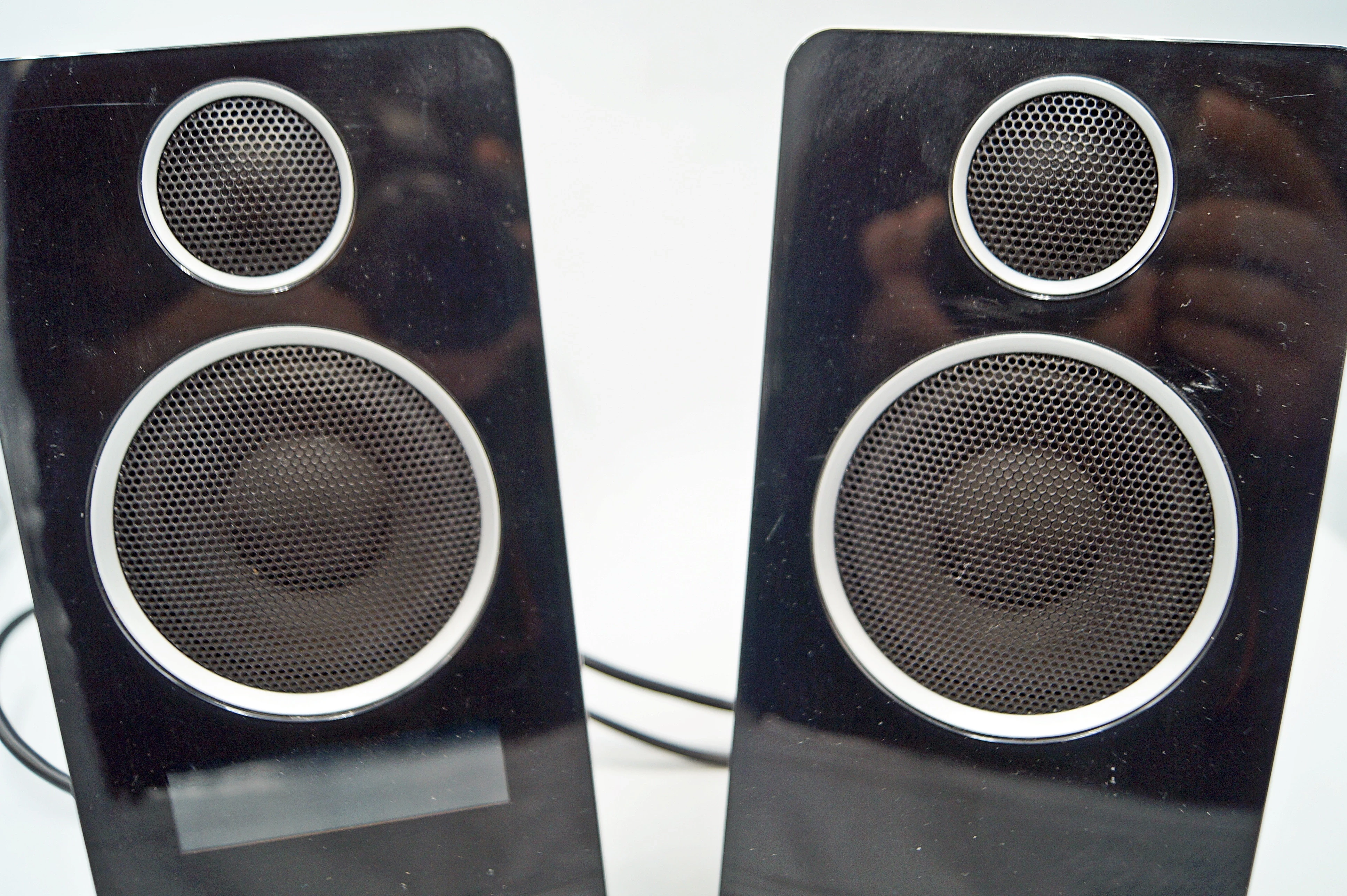 glosniki-logitech-z-10-30w-rms-aux-panel-dotykowy-model-z-10