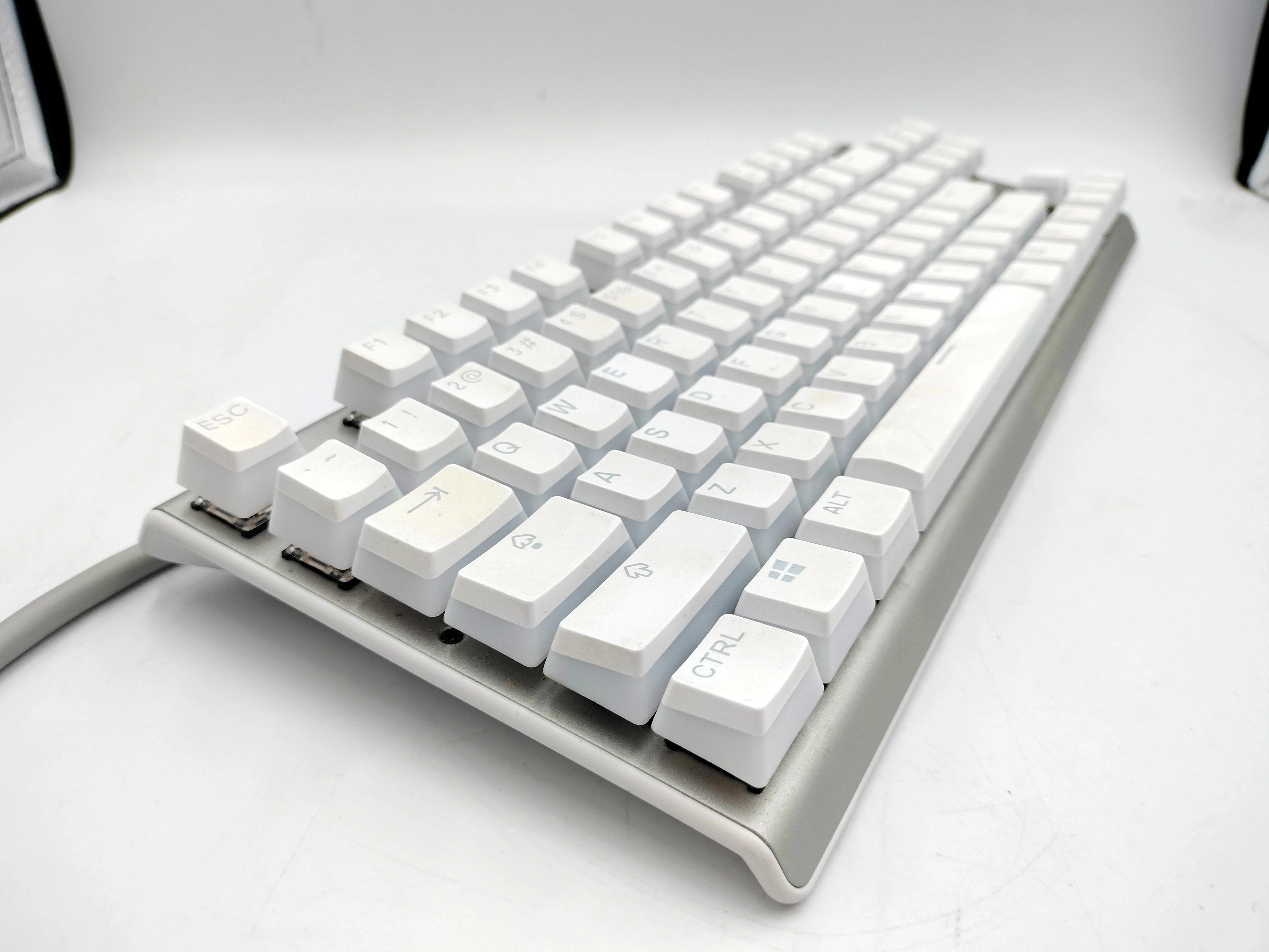 klawiatura-steelseries-apex-7-tkl-ghost-stan-11323-2