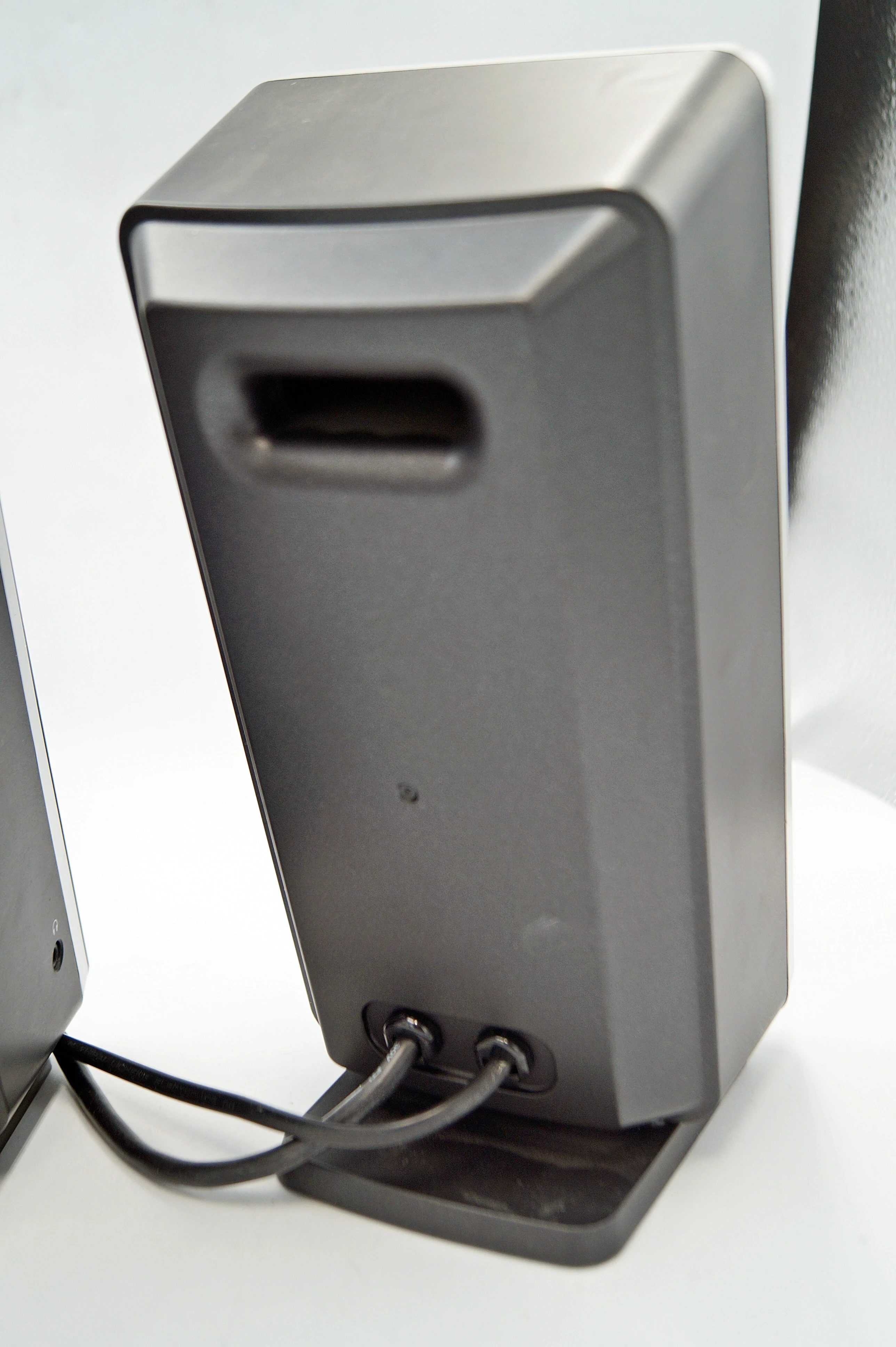 glosniki-logitech-z-10-30w-rms-aux-panel-dotykowy-kod-producenta-9702430914