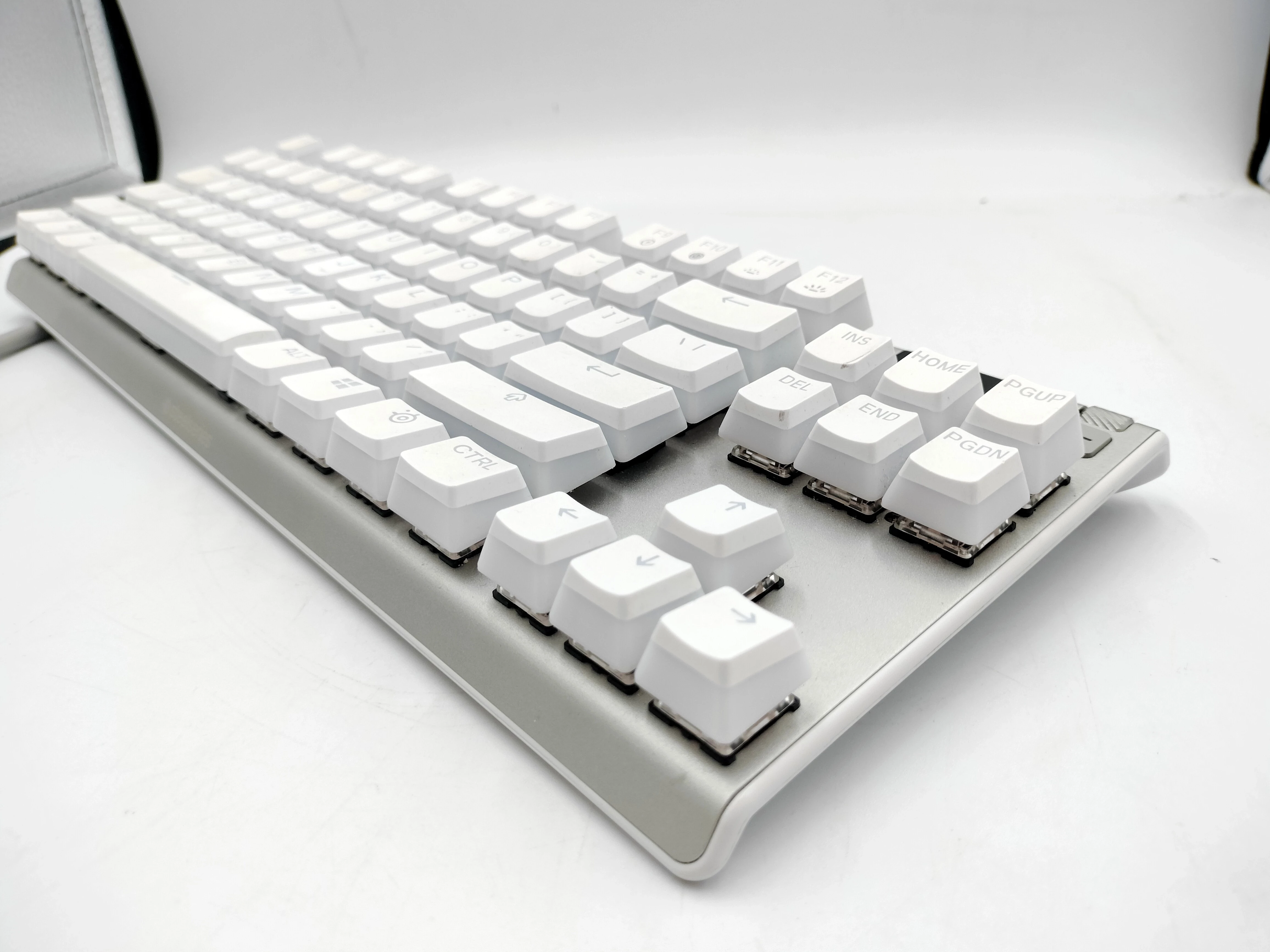 klawiatura-steelseries-apex-7-tkl-ghost-ean-gtin-5707119032728