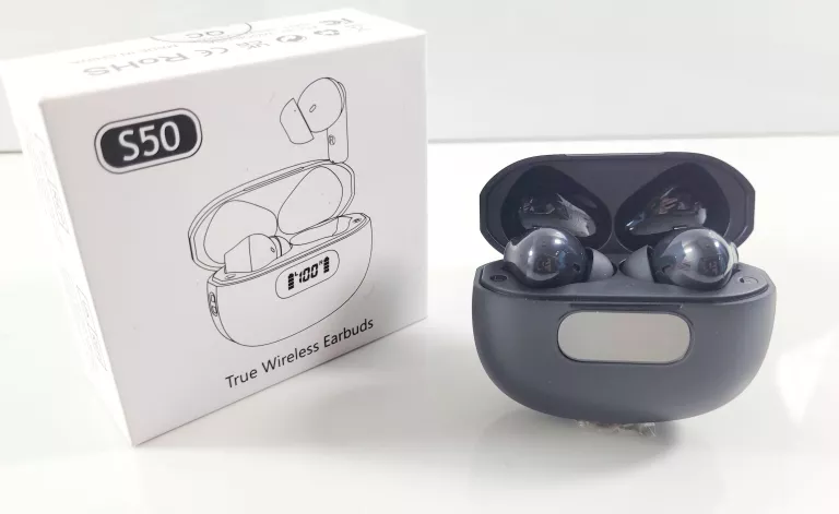 s50-true-wireless-earbuds-pasieka-36-a-poznan-ska-x