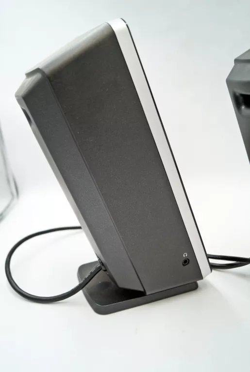 glosniki-logitech-z-10-30w-rms-aux-panel-dotykowy-zakres-czestotliwosci