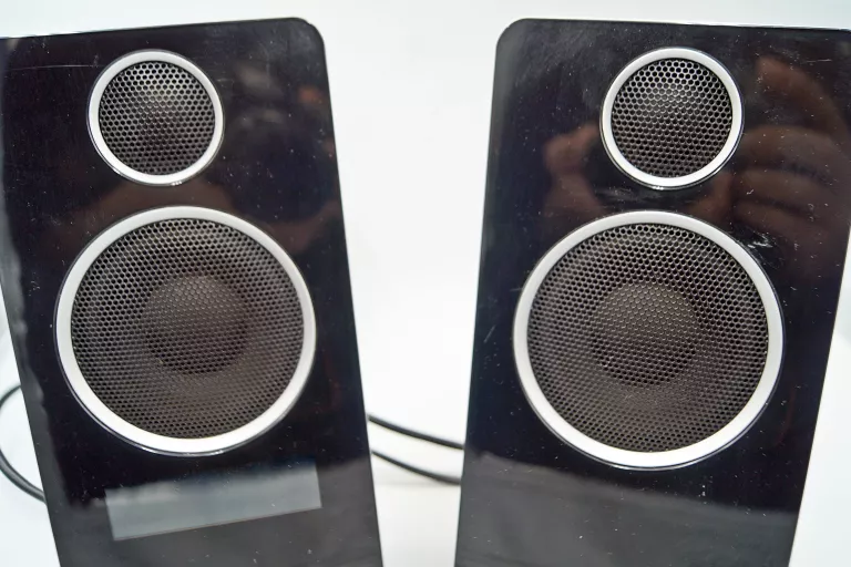 glosniki-logitech-z-10-30w-rms-aux-panel-dotykowy-model-z-10