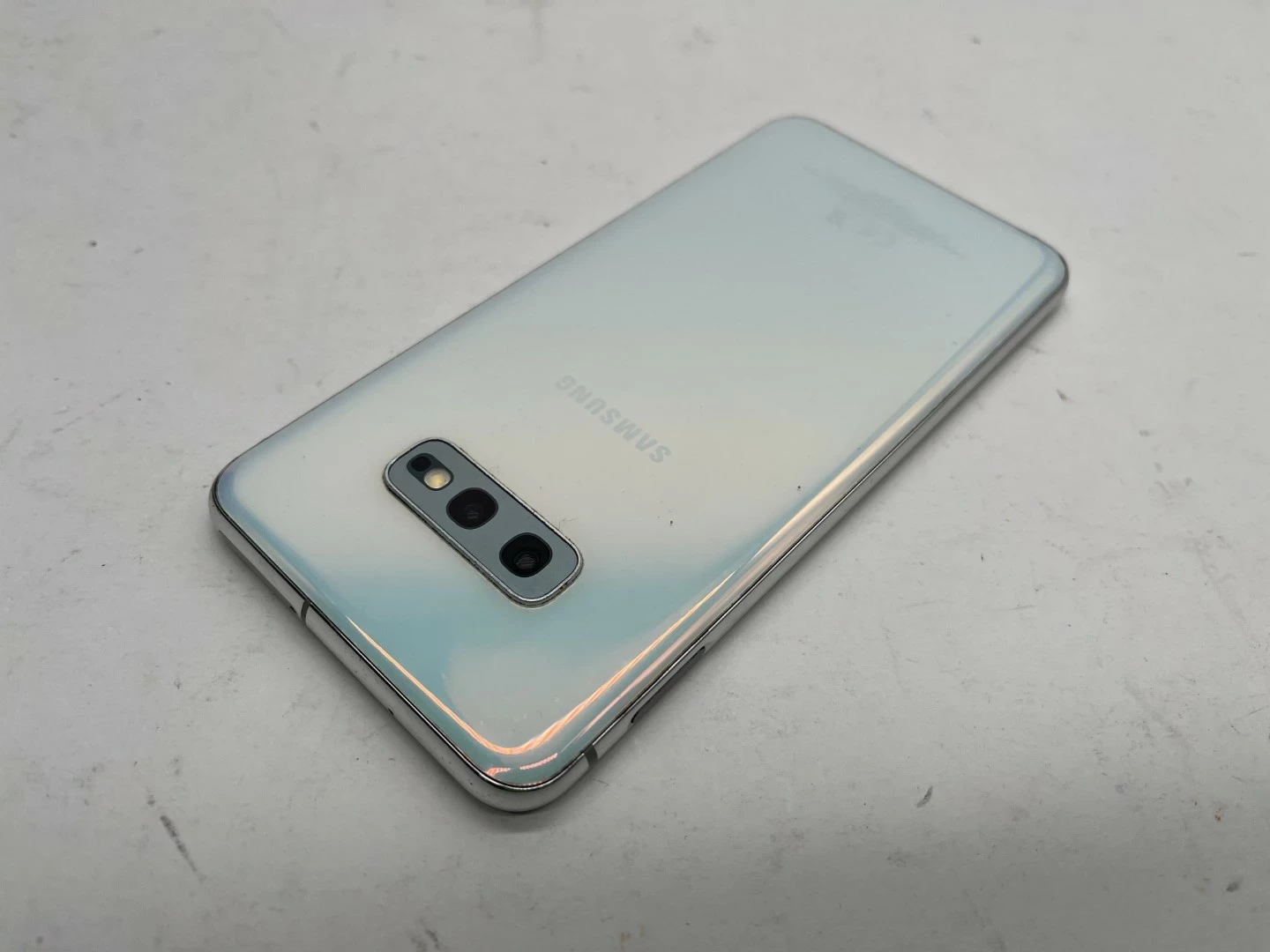 telefon-samsung-s10e-1286gb-opis-stan-11323-2