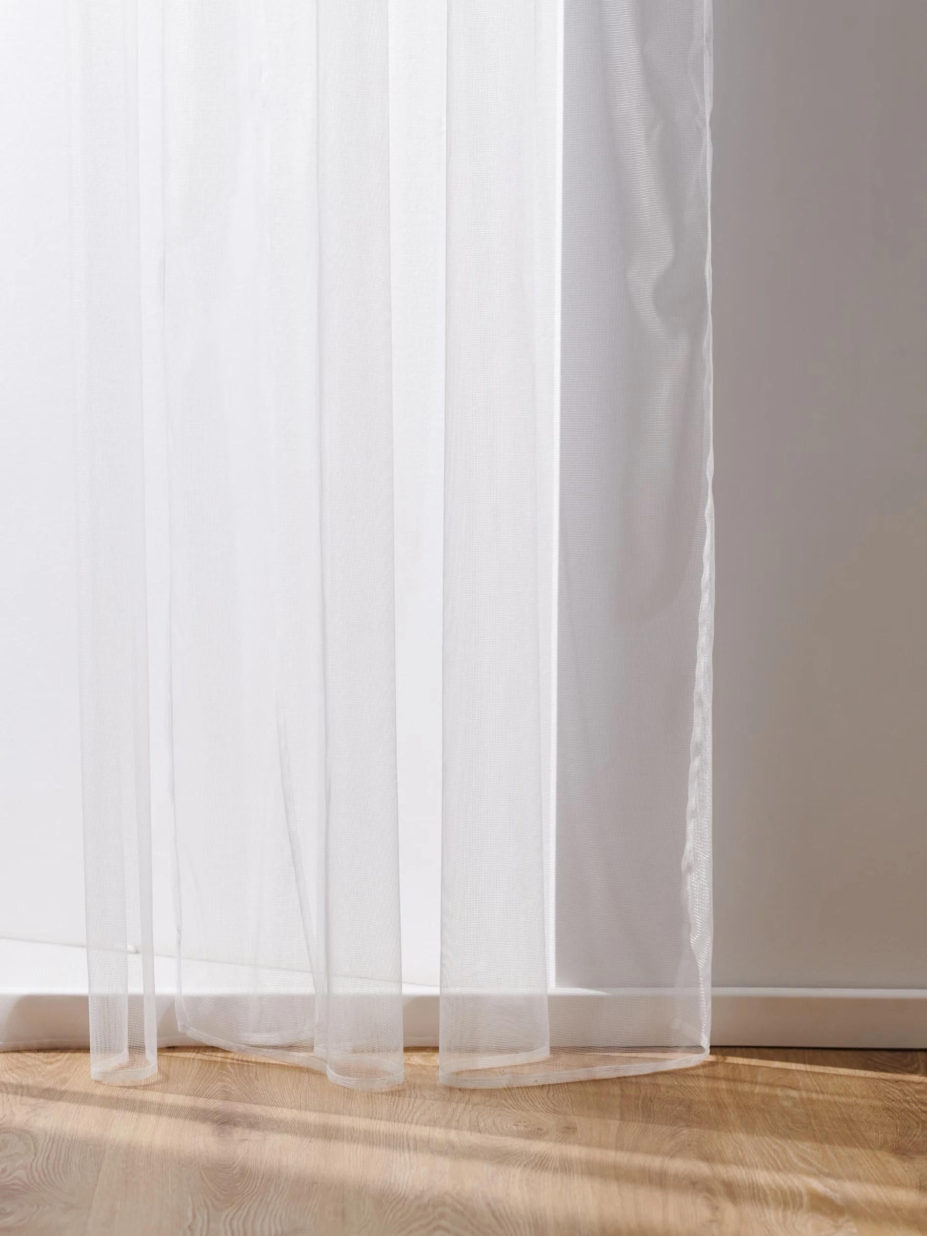 firanki-zaslony-sinsay-biale-140x260-chrobrego-44-radom