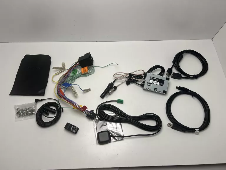 radio-samochodowe-pioneer-avic-f310bt-rodzaje-odtwarzanych-nosnikow-205774-4