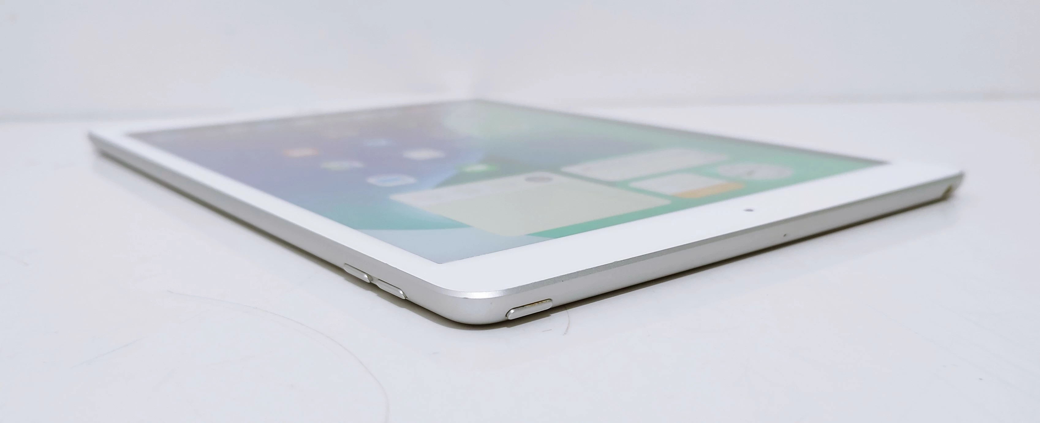 tablet-ipad-7-generacji-128gb-bialy-128gb-komunikacja-219-2