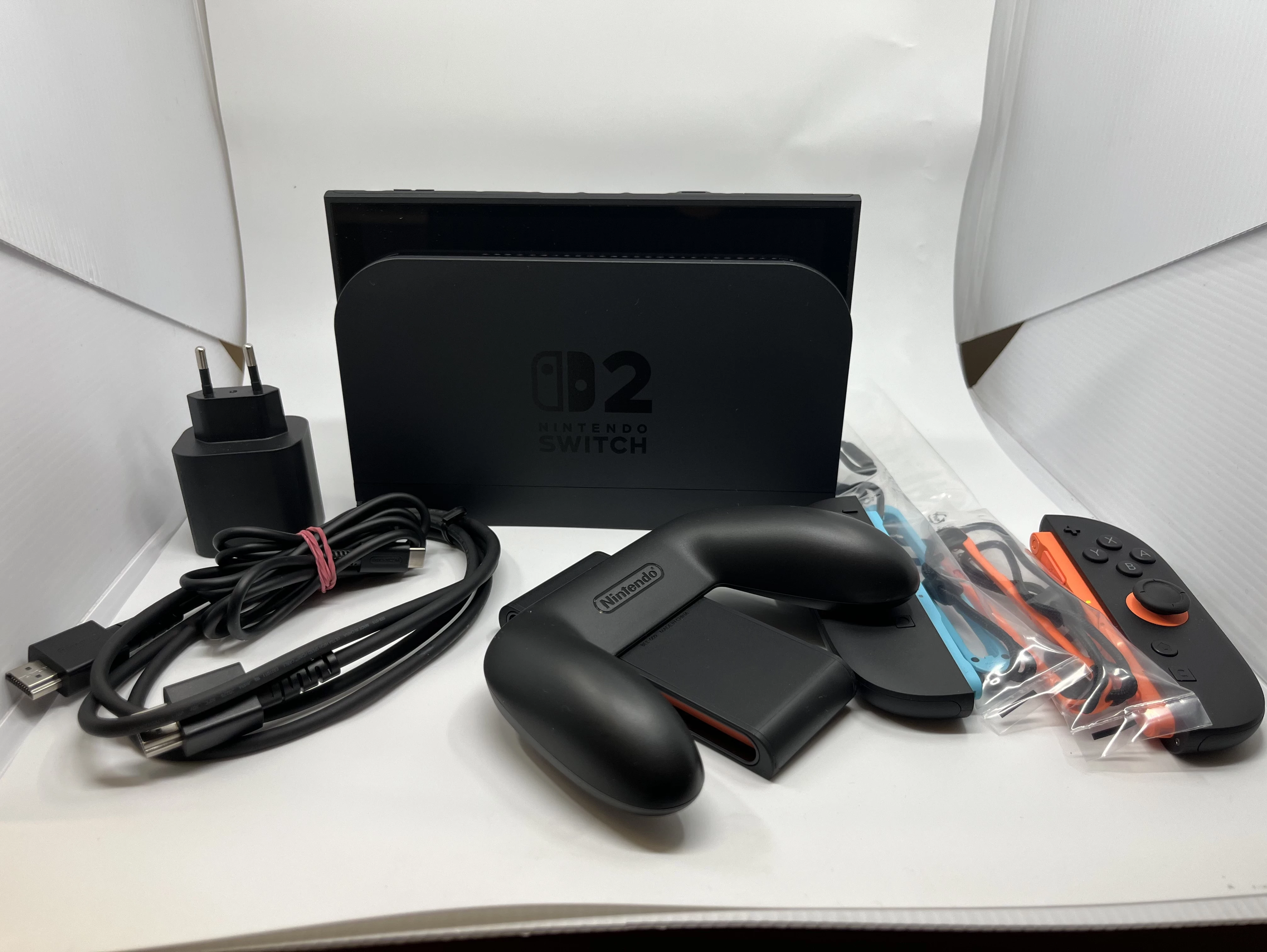 konsola-nintendo-switch-2-kpl-pokrowiec-3gry-jak-nowa-gw-liczba-kontrolerow-w-zestawie-205994-225554