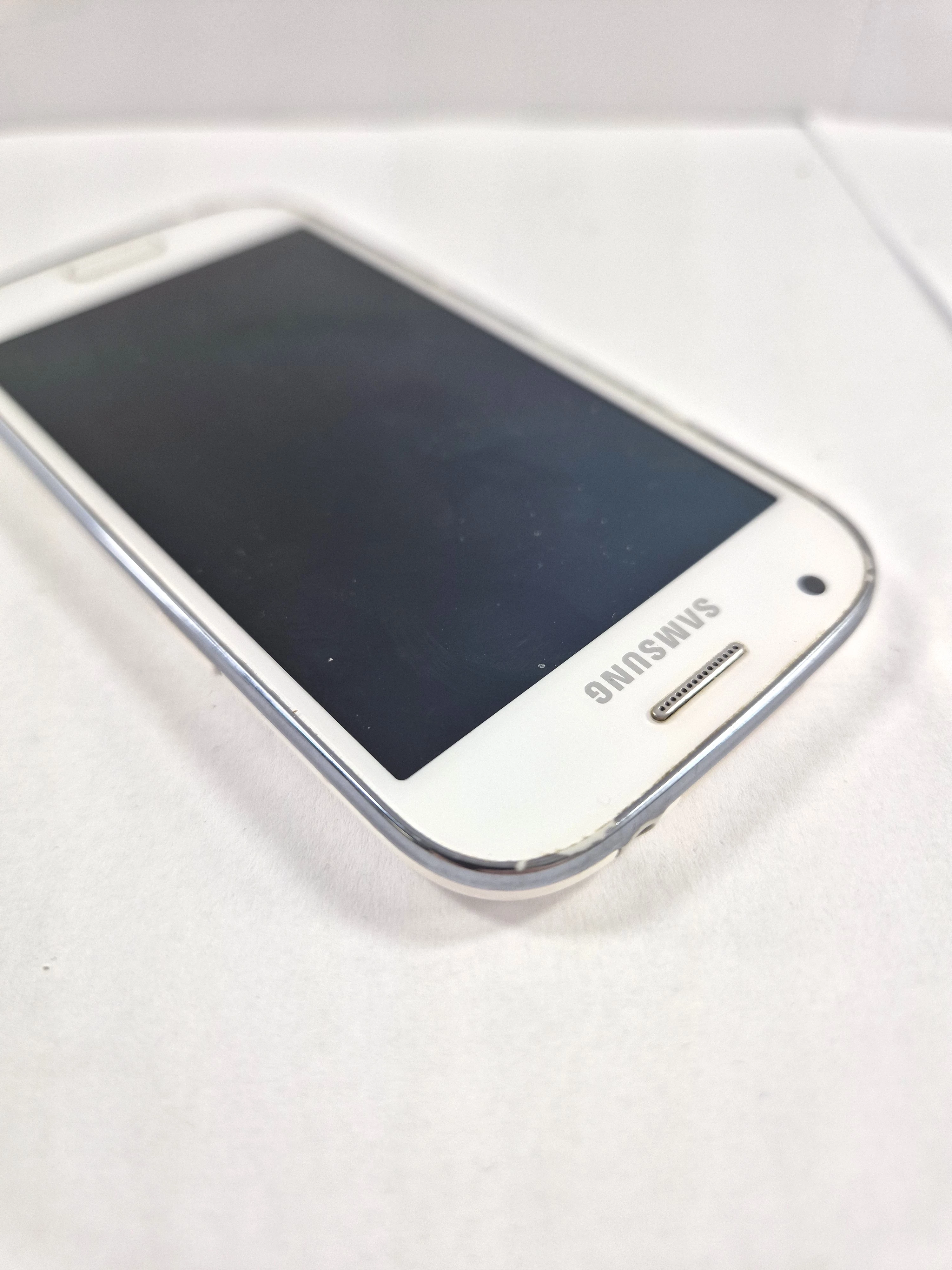 telefon-samsung-galaxy-ace-4-18gb-przekatna-ekranu-430