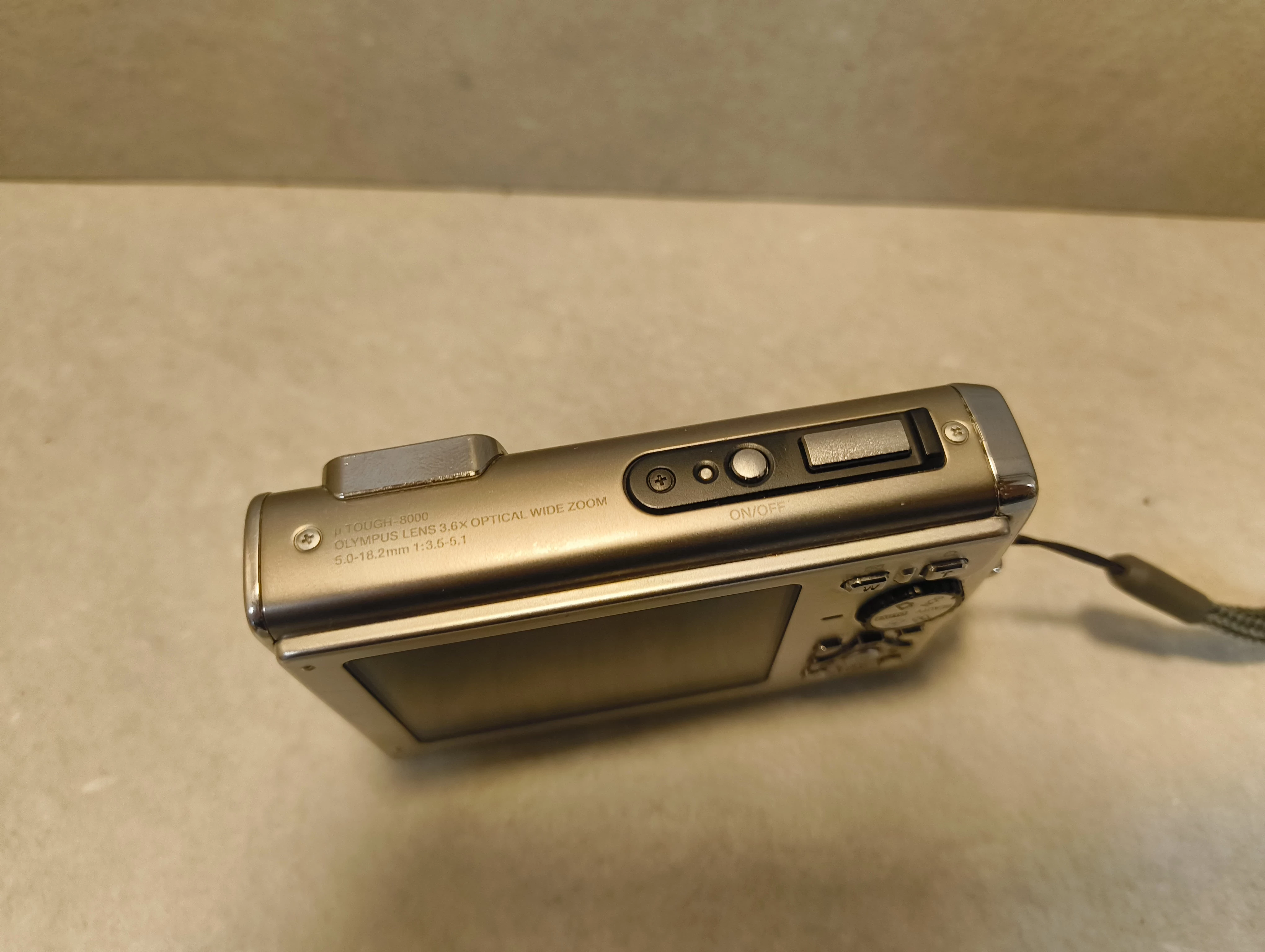 aparat-olympus-tough-8000-lad-zoom-optyczny-500