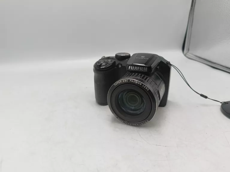 aparat-fujifilm-finepix-s4800-30x-zoom-16mpx-slowackiego-17-katowice