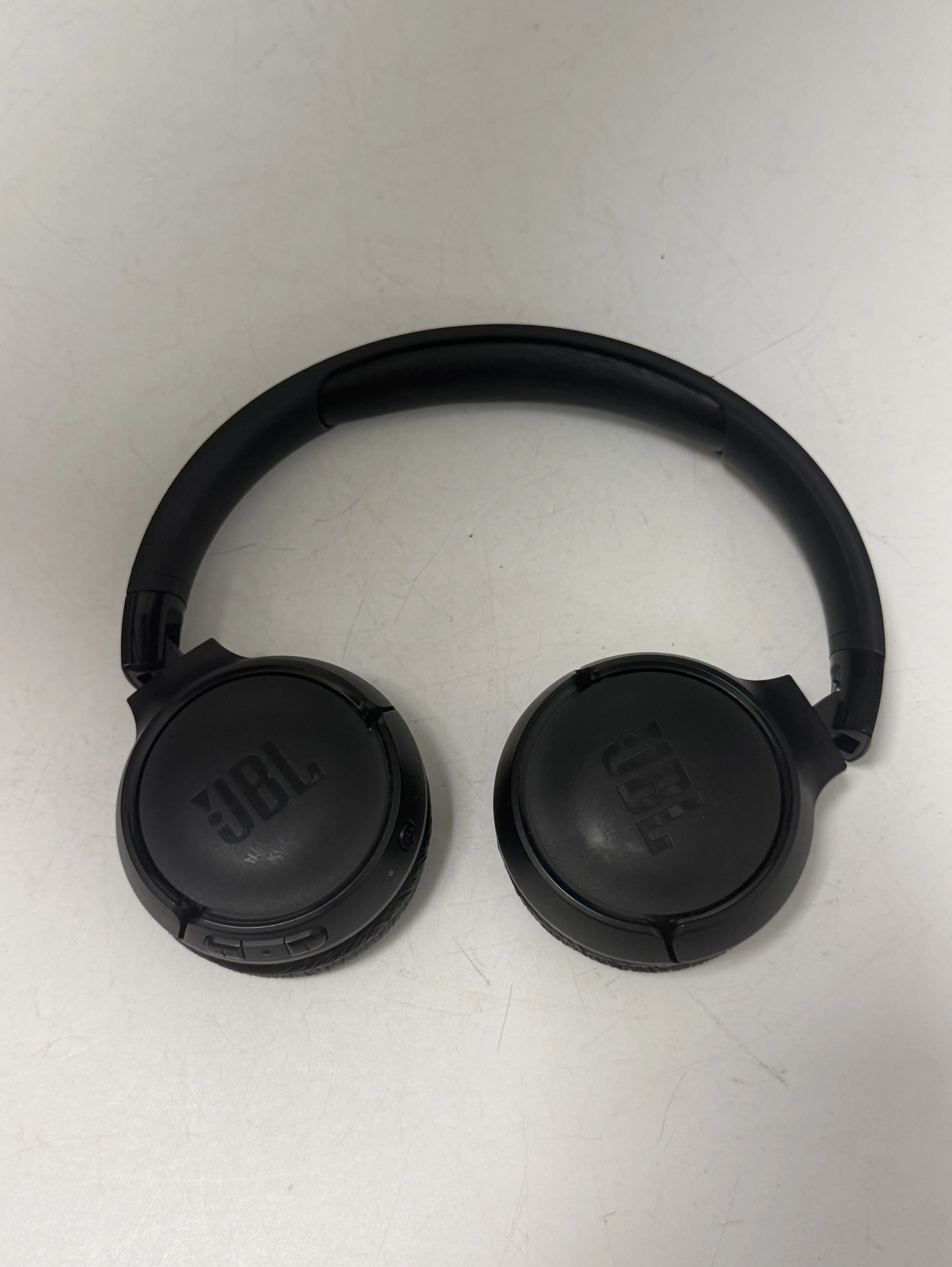 sluchawki-jbl-tune-520-orzegowska-25-bytom